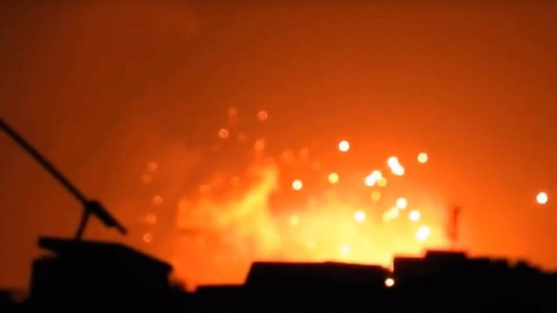 انفجارات ضخمة بموقع لتصنيع "البراميل المتفجرة" بحلب