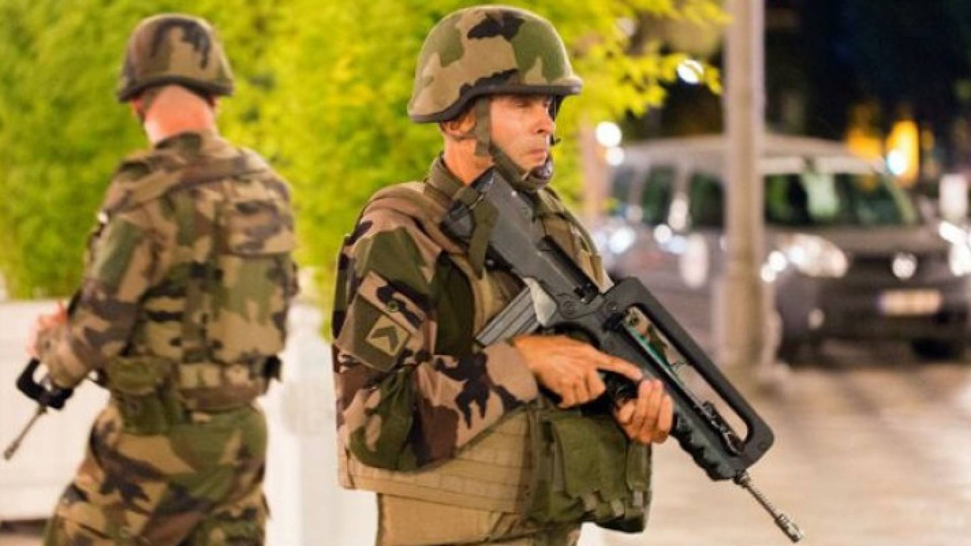 فرنسا تستدعي 12 ألفا من قوات الاحتياط بعد هجوم نيس