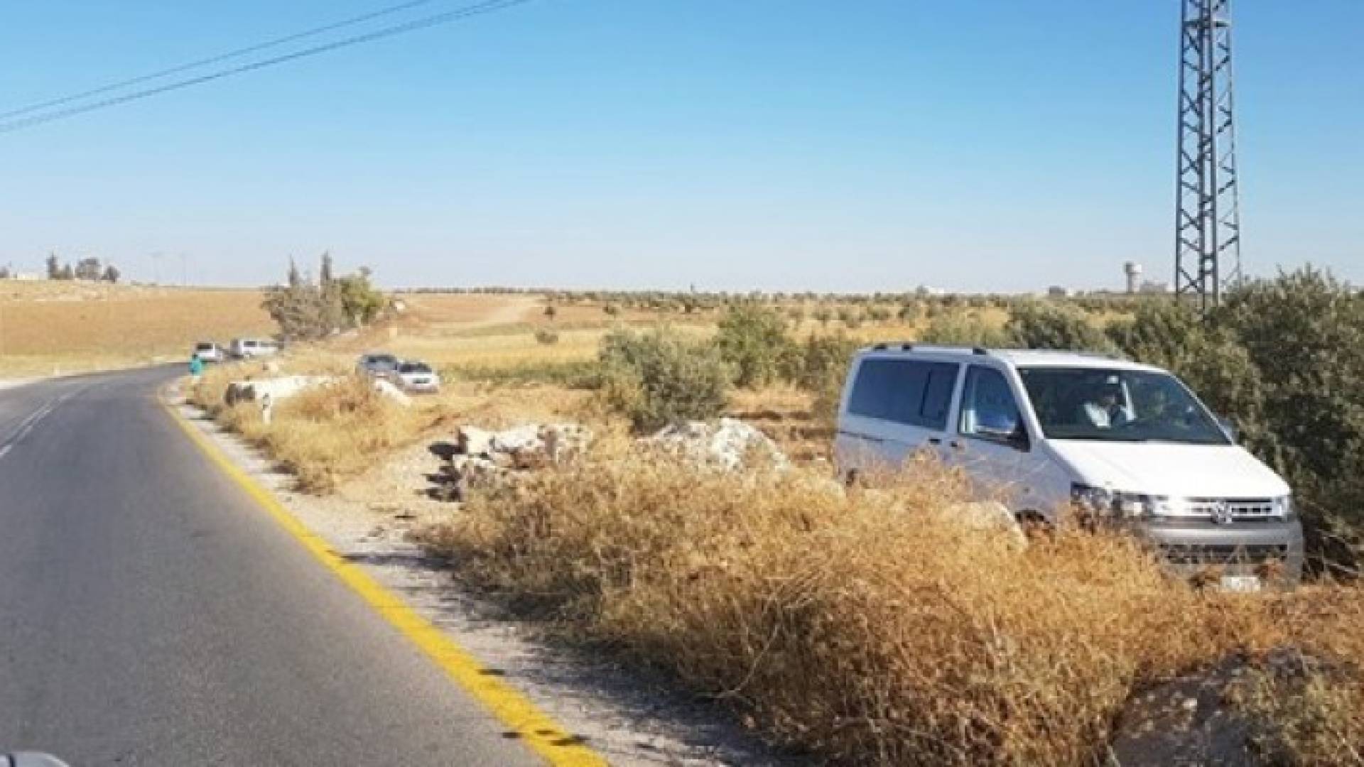 اعتقال 6 فلطسنيين وتشديد الحصار جنوب الخليل