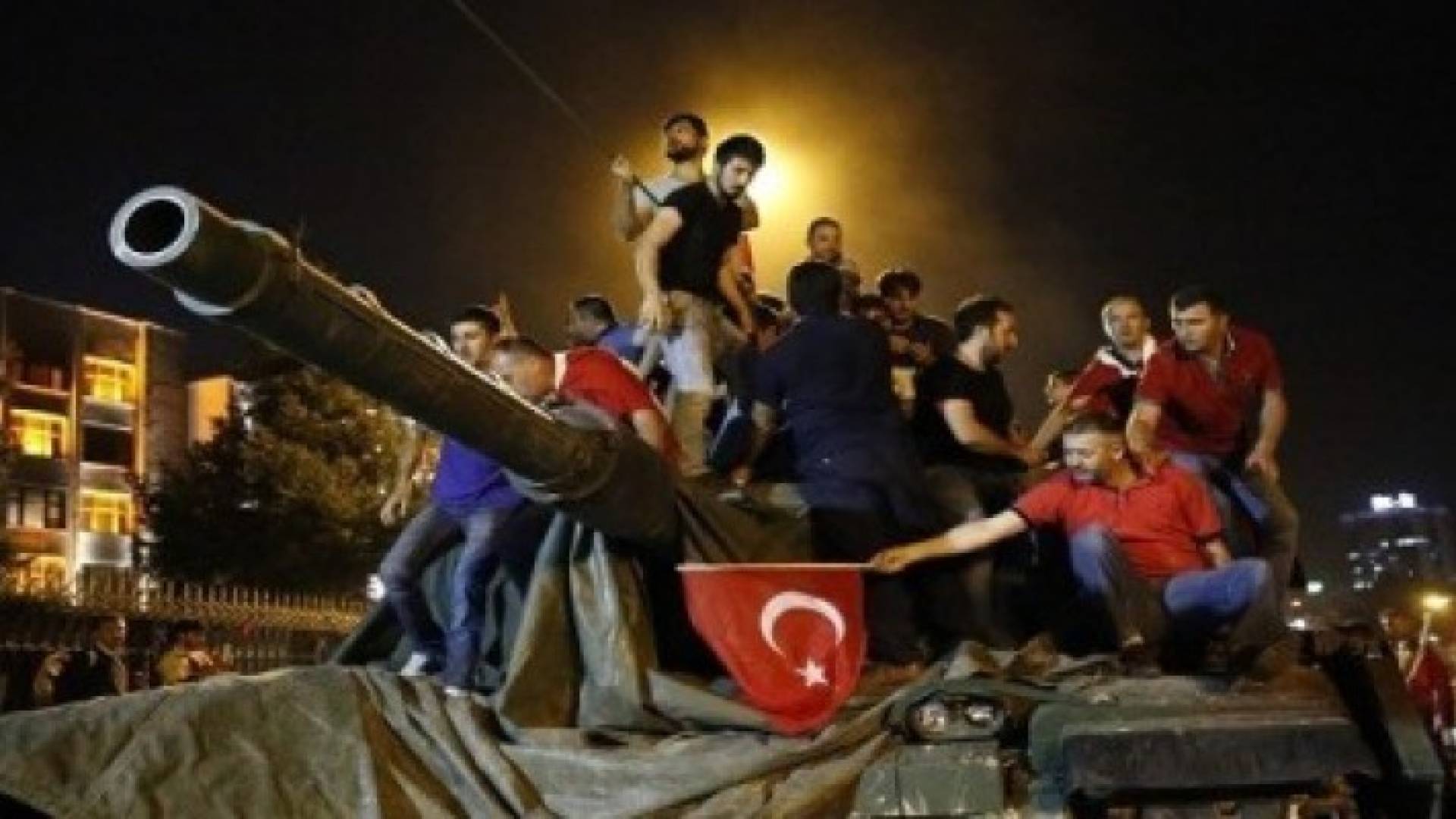 هكذا أفشل 8 أشخاص مخطط ضباط في الجيش للسيطرة على الحكم في تركيا