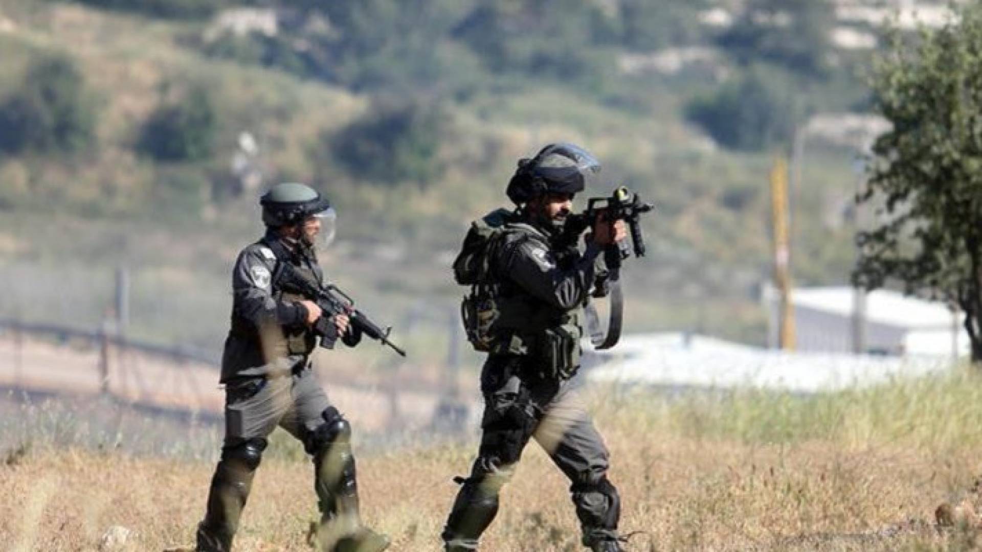 إصابة 6 فلسطينيين بالرصاص الحي بالضفة الغربية