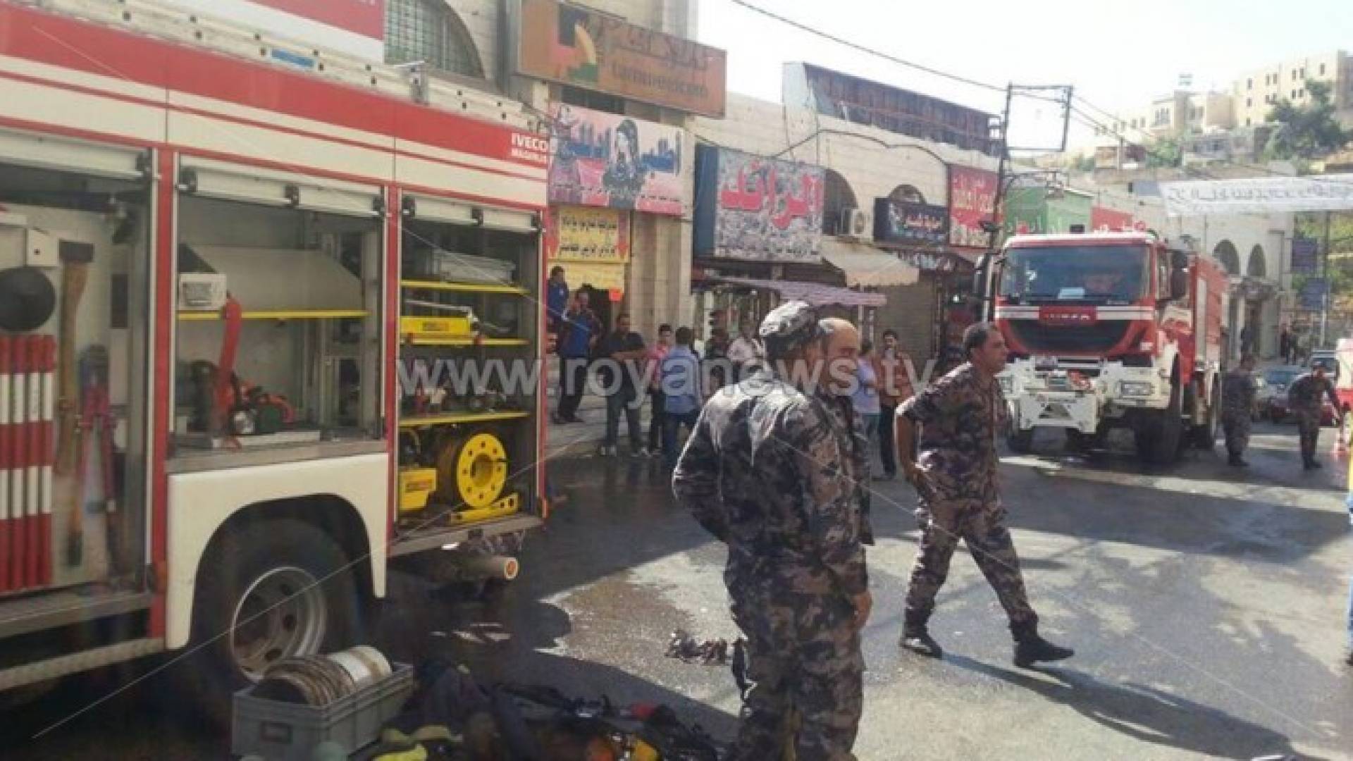 البلقاء: حريق في إحدى المؤسسات التجارية .. صور