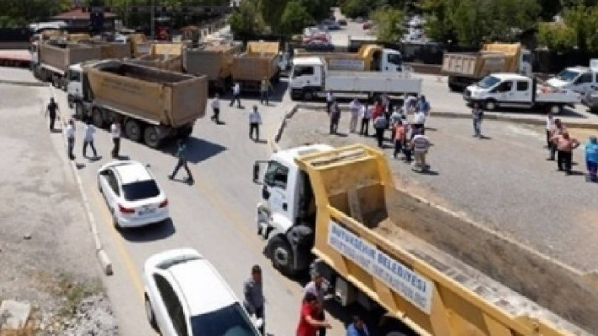 أتراك يوقفون تمردا جديدا باستعمال شاحنات البلدية