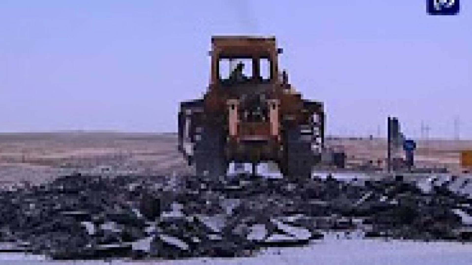 مجلس الوزراء يوجه بإصلاح المناطق الأكثر تضررا بالطريق الصحراوي - (18-7-2016)