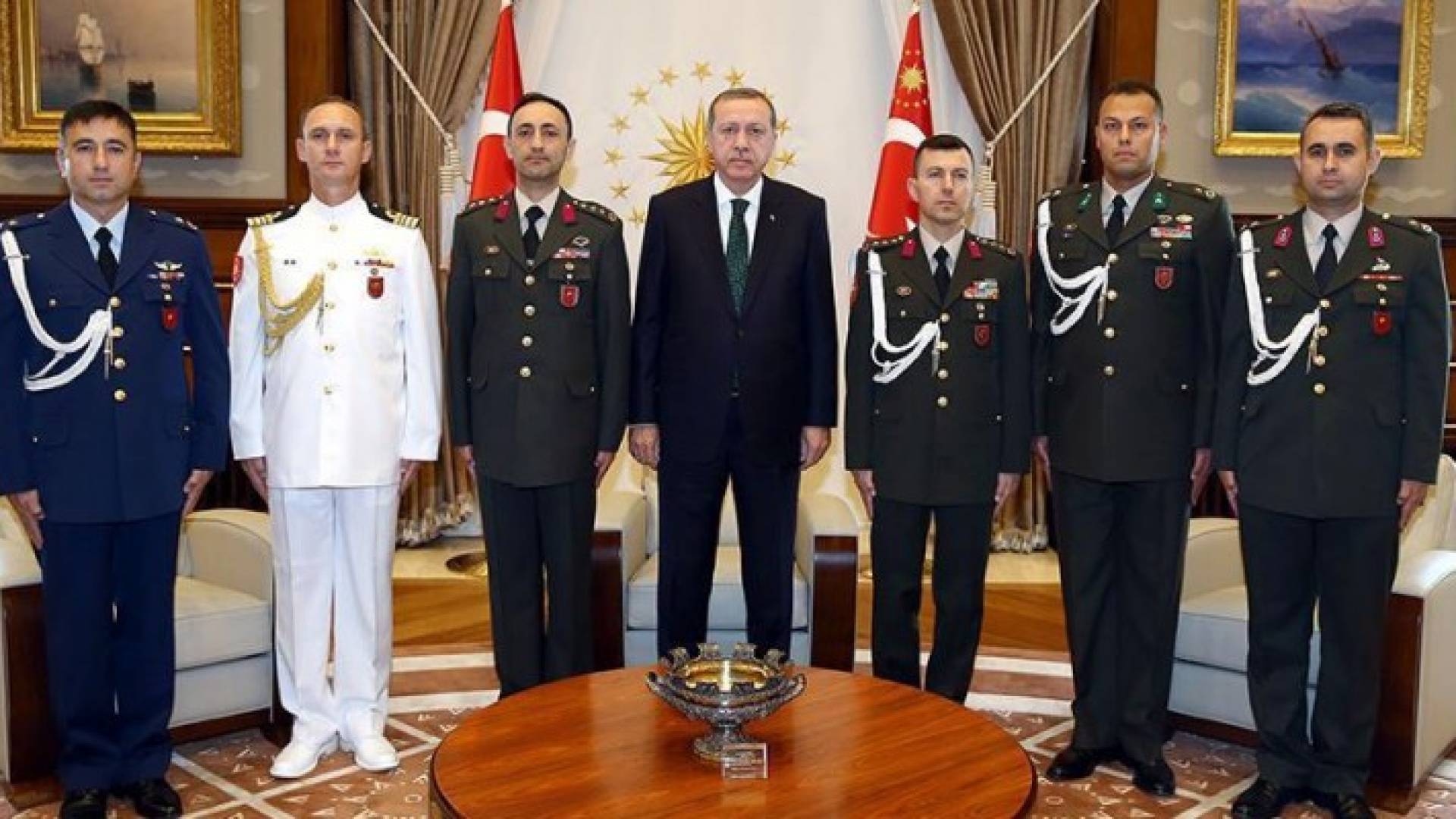 تركيا: توقيف المستشار العسكري الجوي لأردوغان