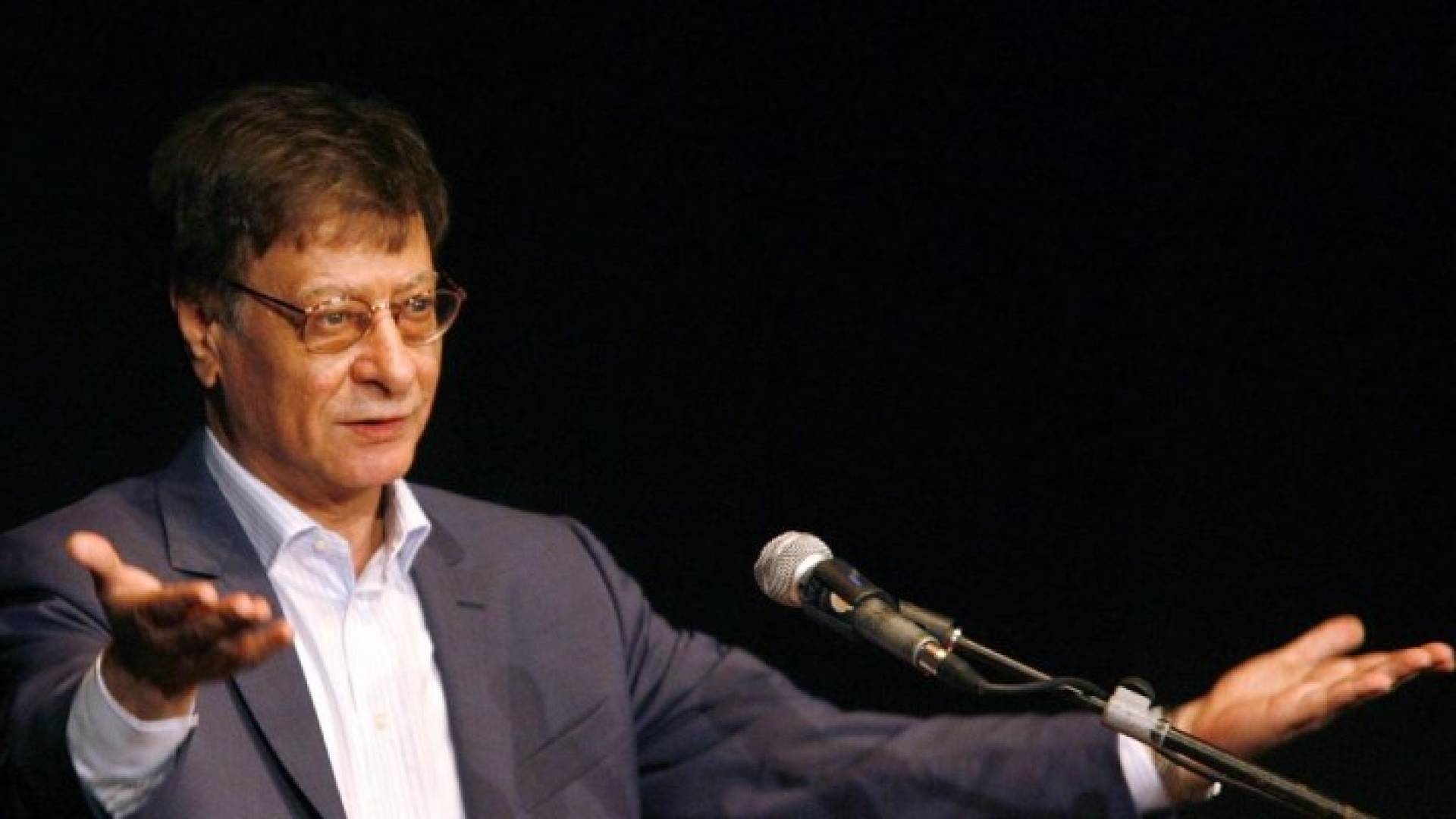 الراحل " درويش " يثير " أزمة " في إسرائيل