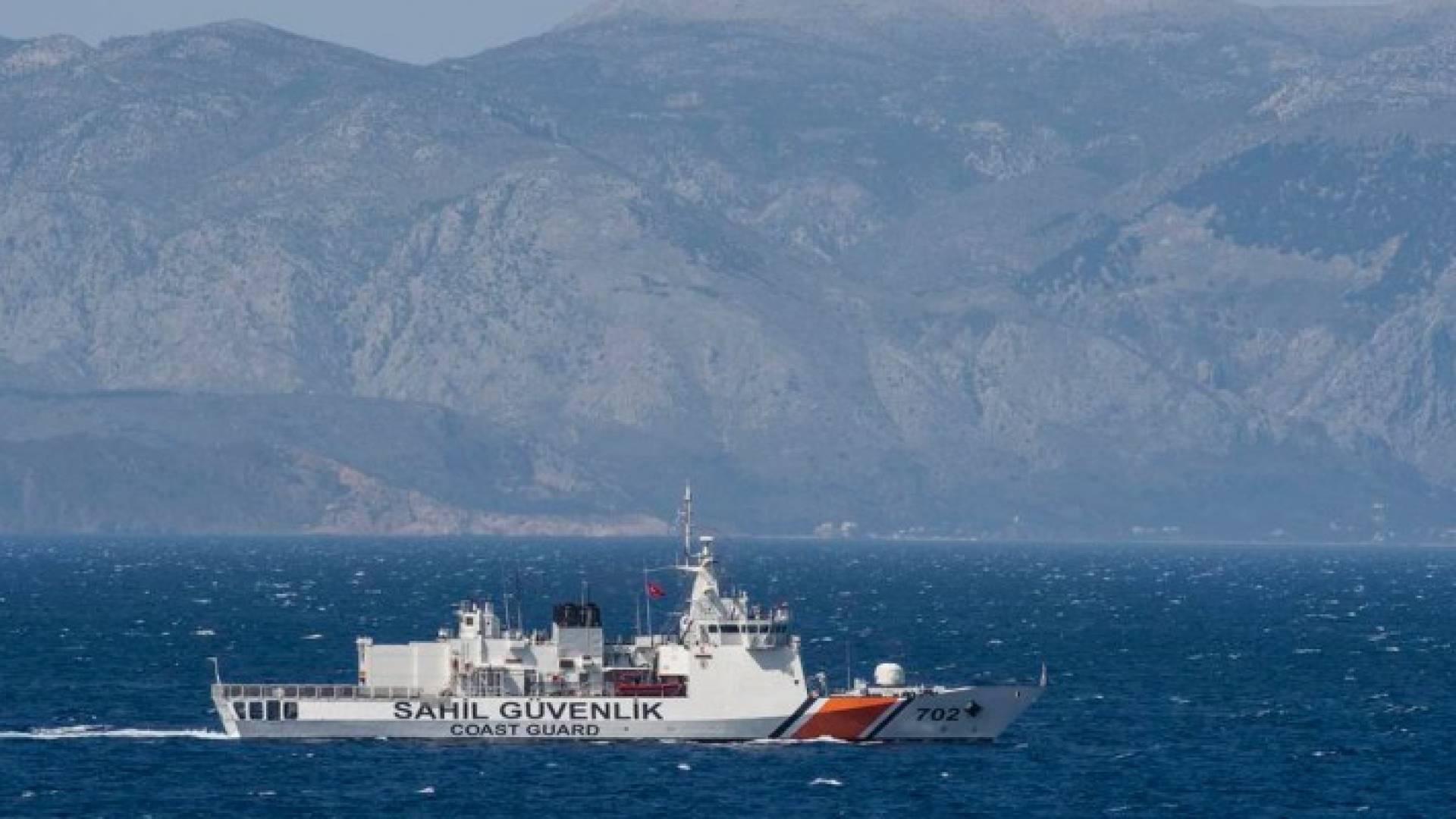 مقاتلات تركية تلاحق سفينتين كانتا متوجهتين إلى اليونان