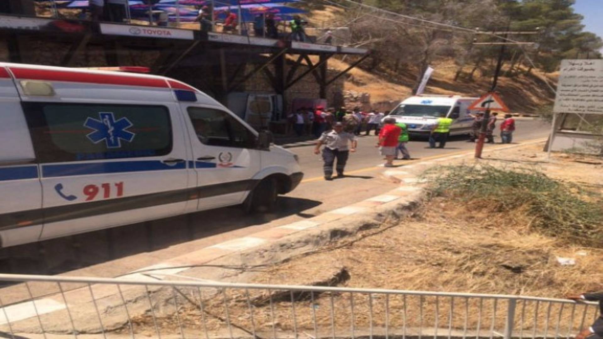 توقف سباق تل الرمان بعد تدهور سيارة احد المتسابقين