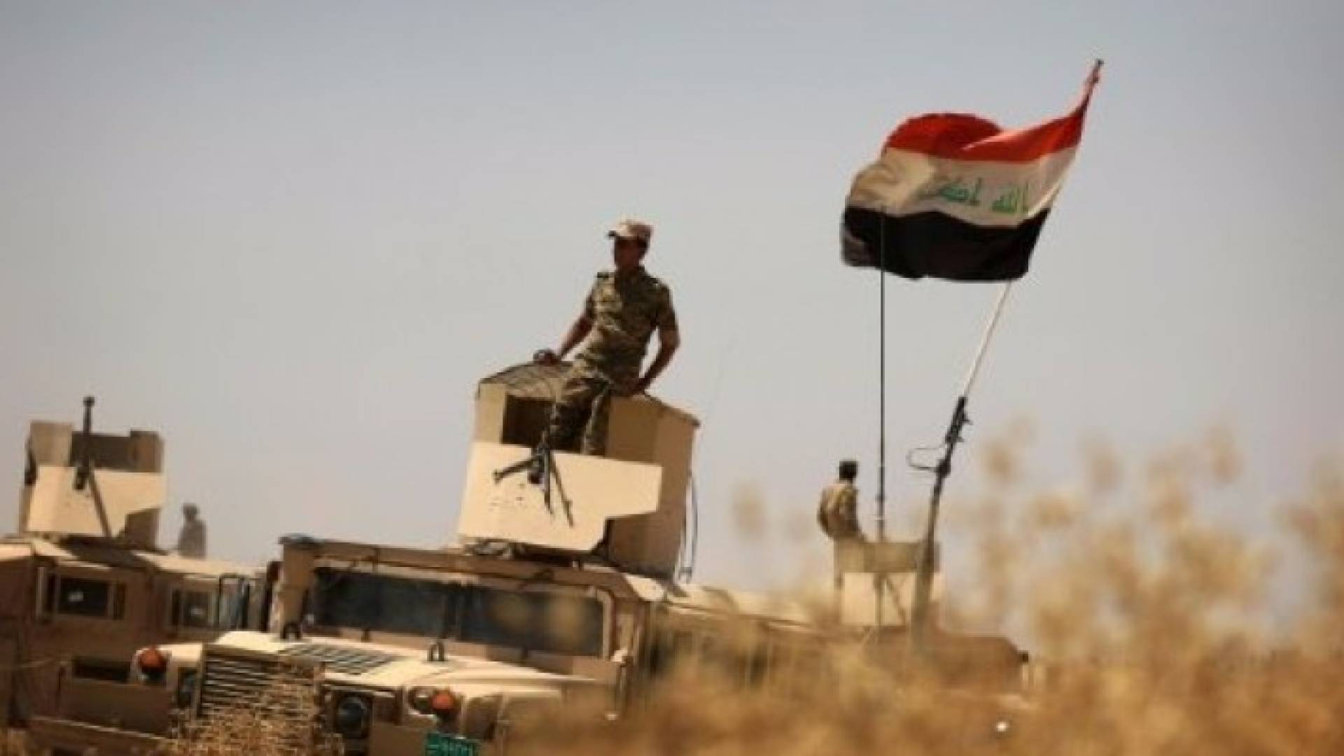 هولاند يعلن تزويد الجيش العراقي بمدفعية فرنسية