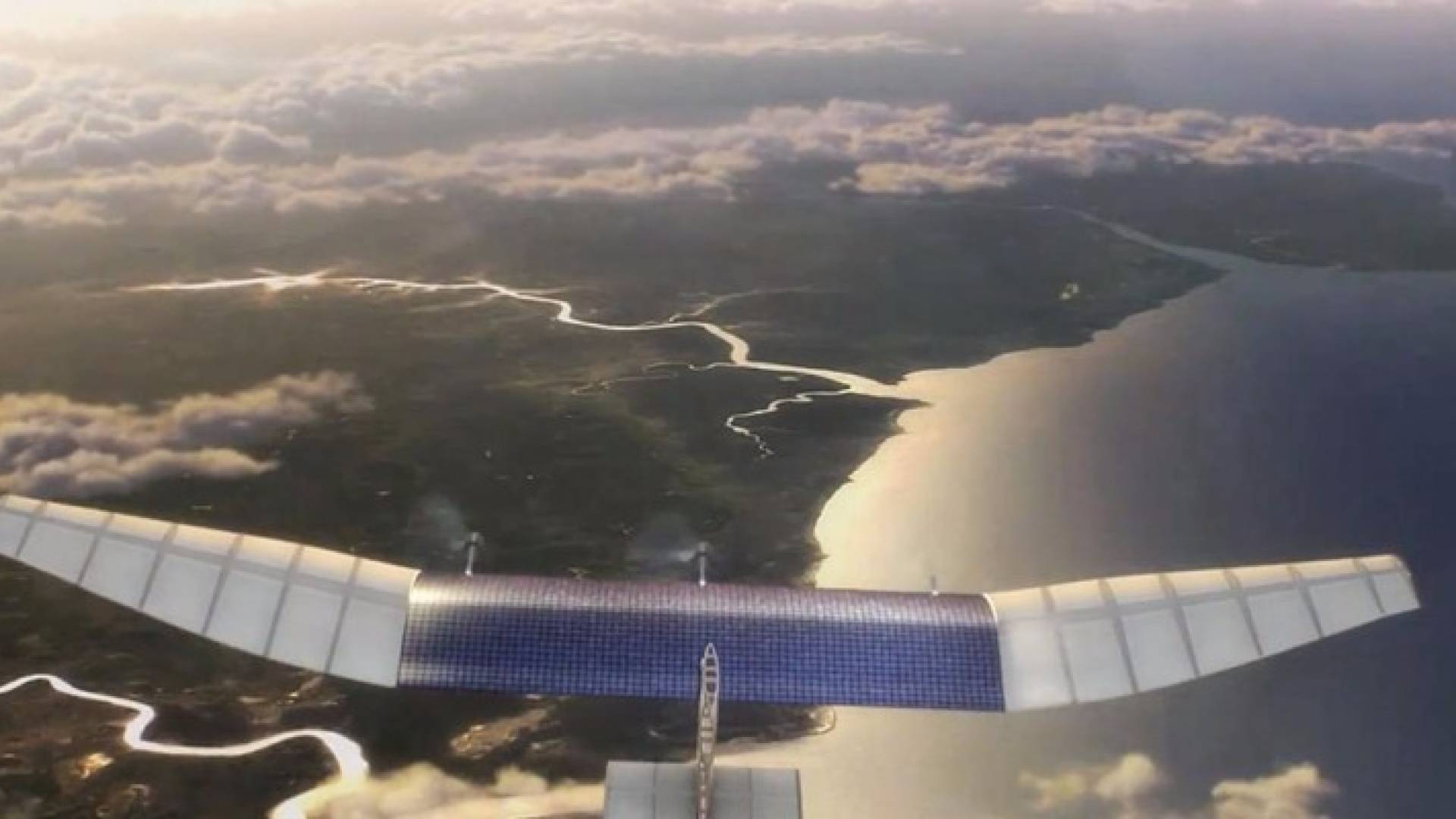 أول طائرات فيسبوك للإنترنت المجاني