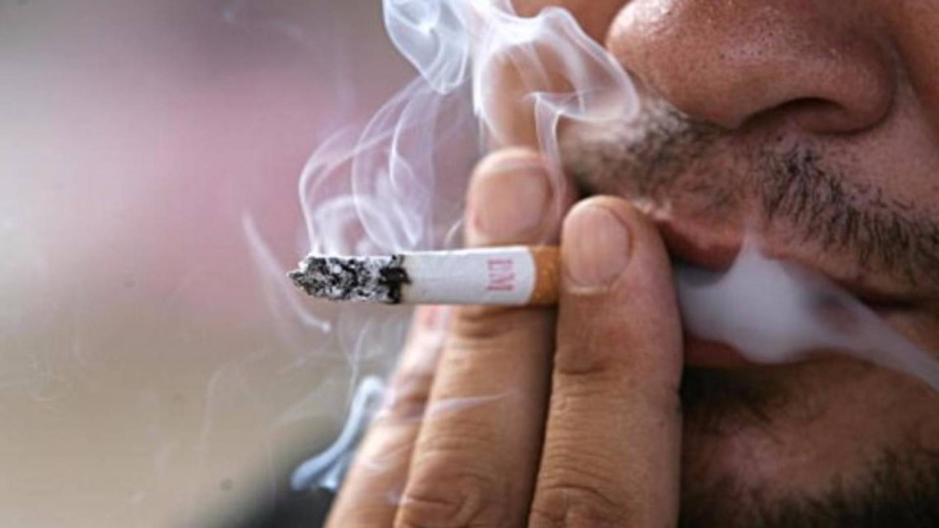 فرنسا تتجه لمنع سجائر بسبب "الصورة الإيجابية"