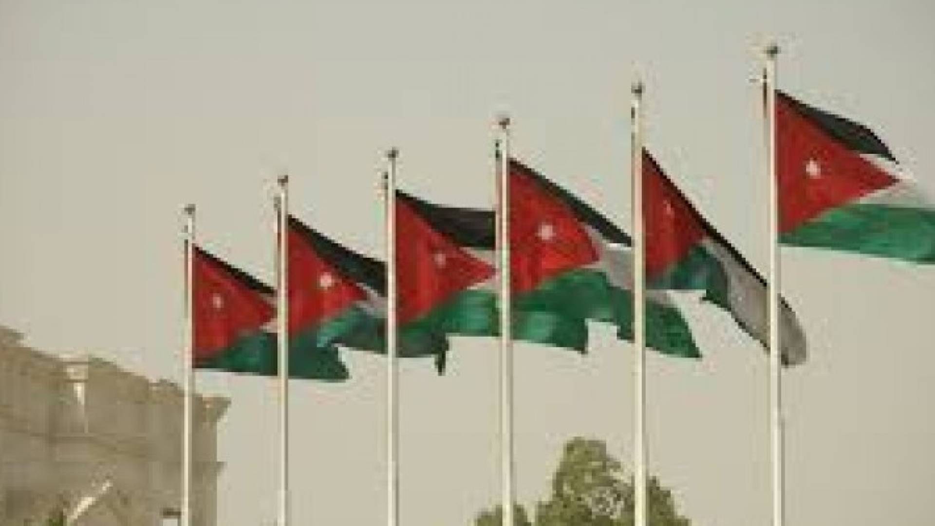 الأردن: كل 100 دينار دخلا للرجل يقابلها 18 دينارا للمرأة