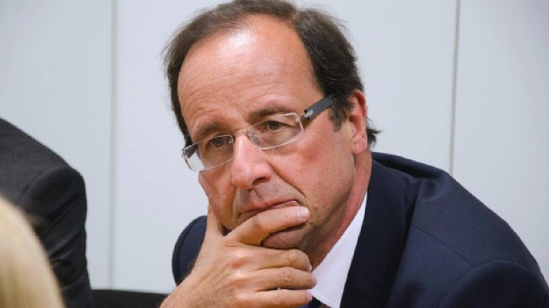 الرئيس الفرنسي يدعو لمواجهة داعش بكل الوسائل