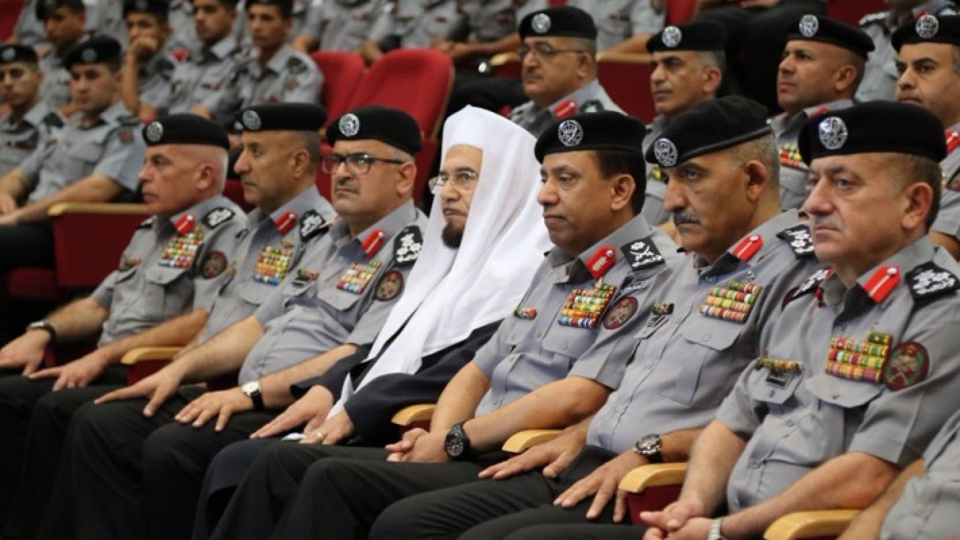 هليل يحاضر في الدرك عن حرمة الاعتداء على النفس