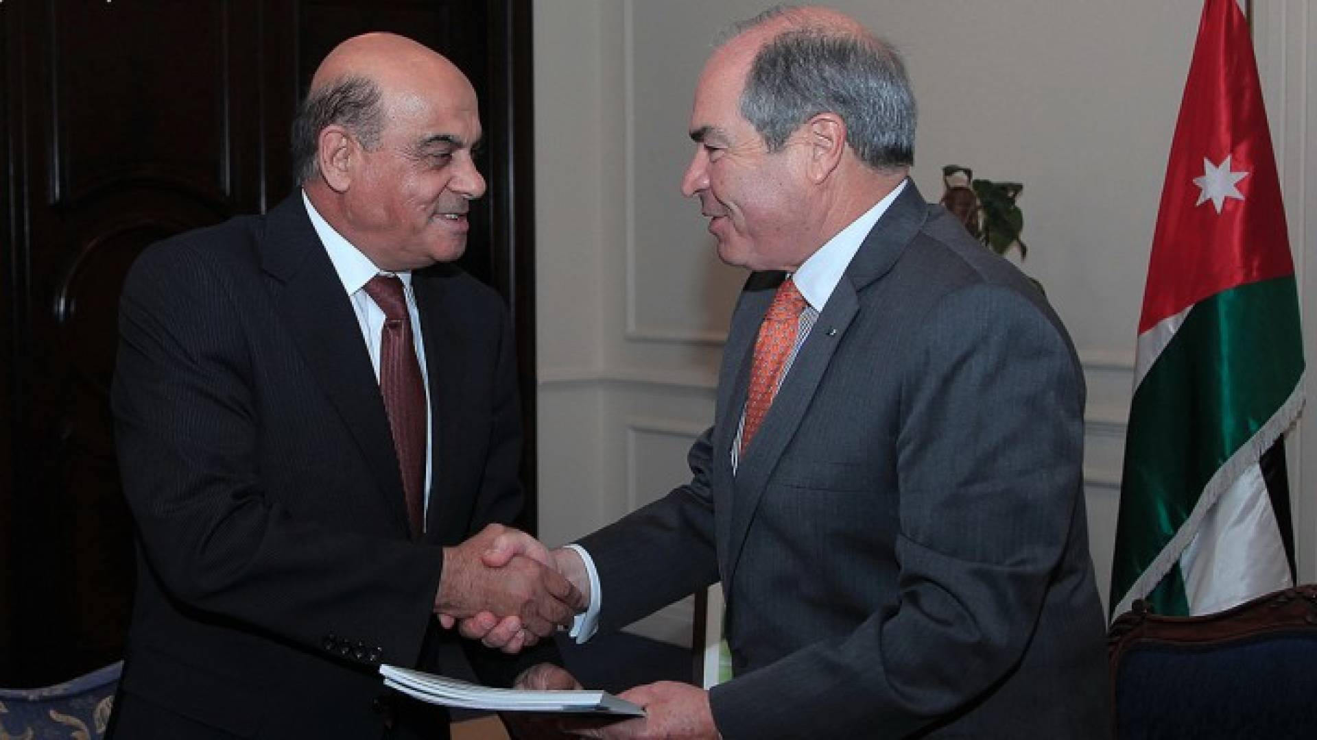 الملقي يتسلم تقريري مكافحة الفساد وديوان المظالم عن العام 2015