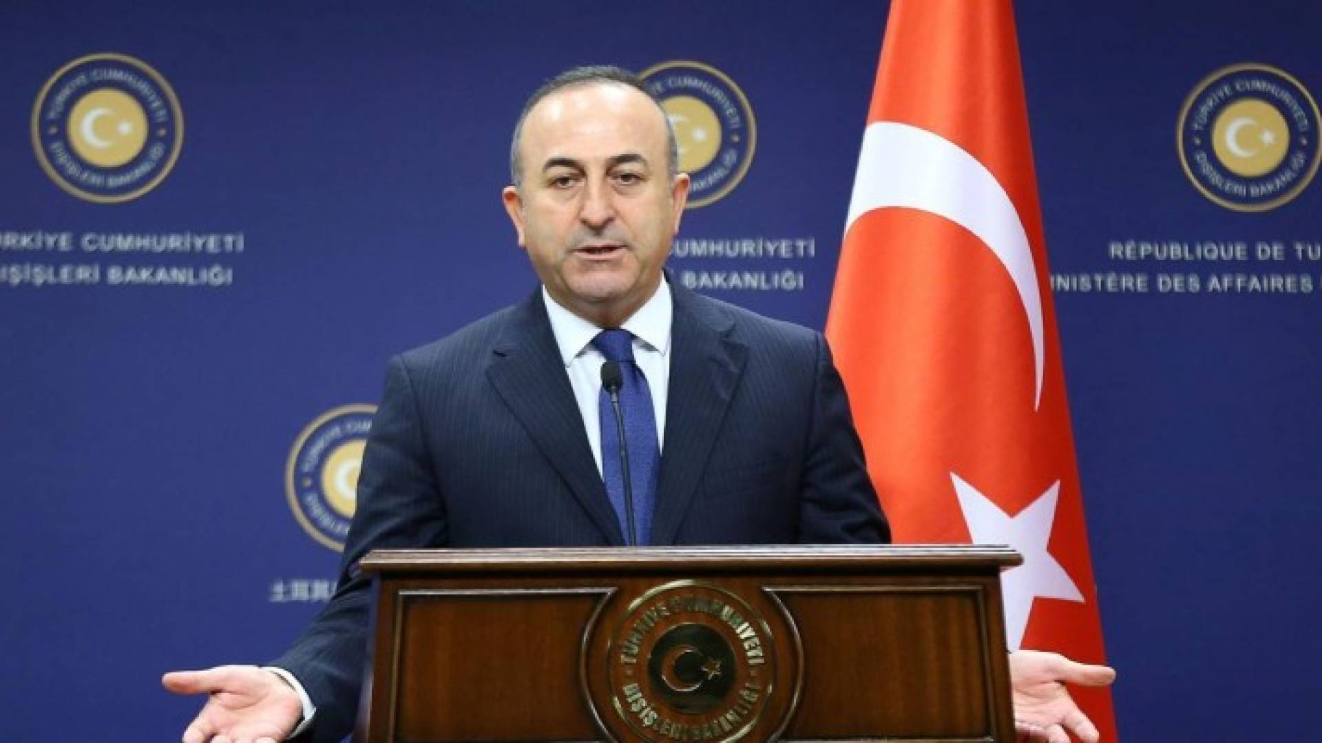 تركيا "تلمح" إلى التراجع عن اتفاق اللاجئين مع أوروبا