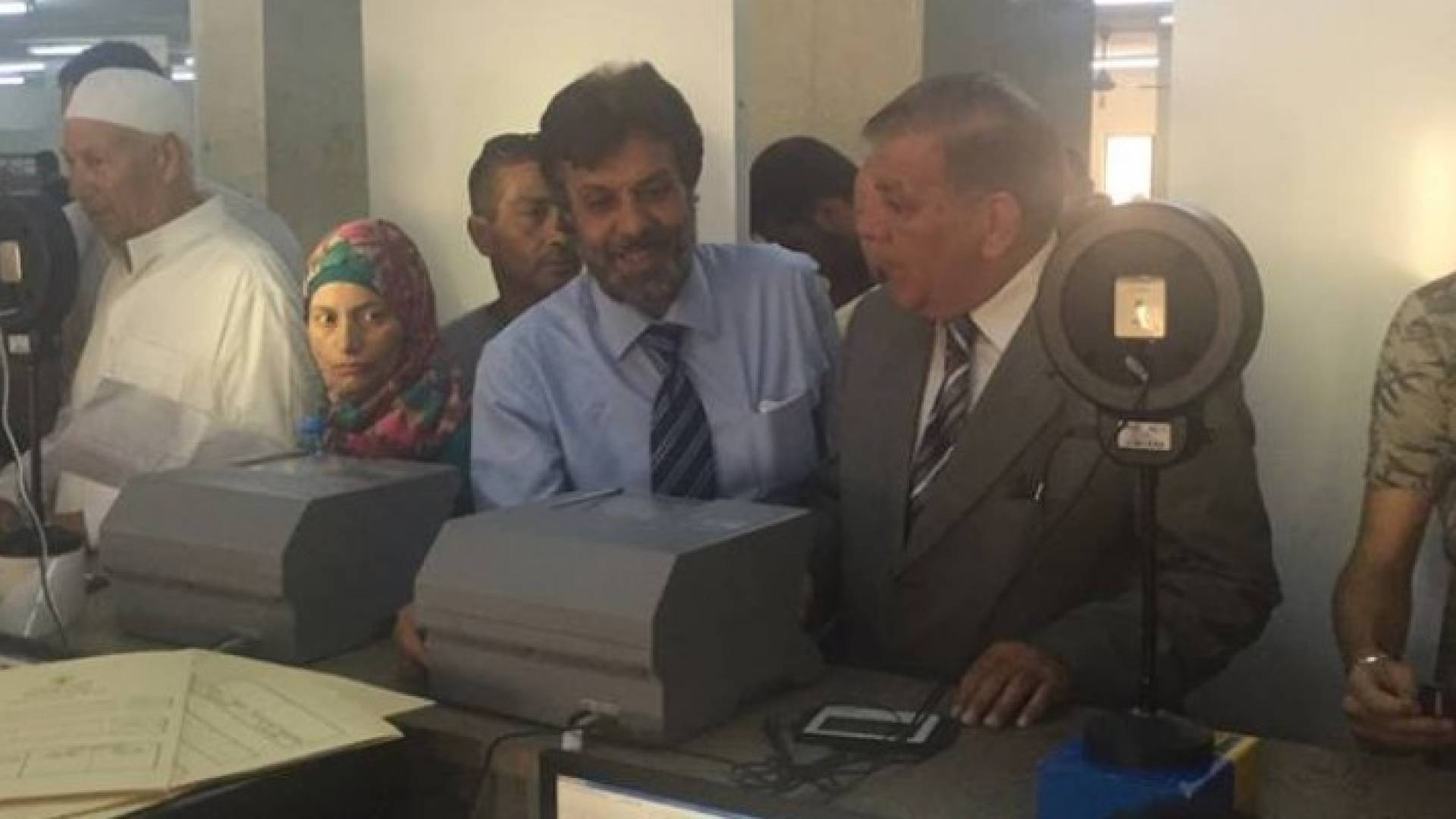محافظ إربد يزور احوال وجوازات المحافظة