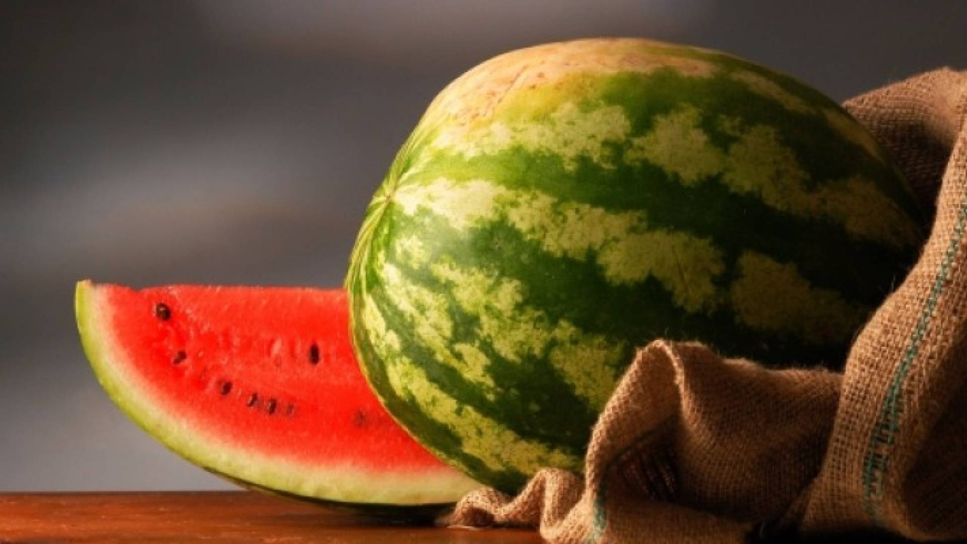 بالصور: إليك كيف تختار البطيخ المثالي