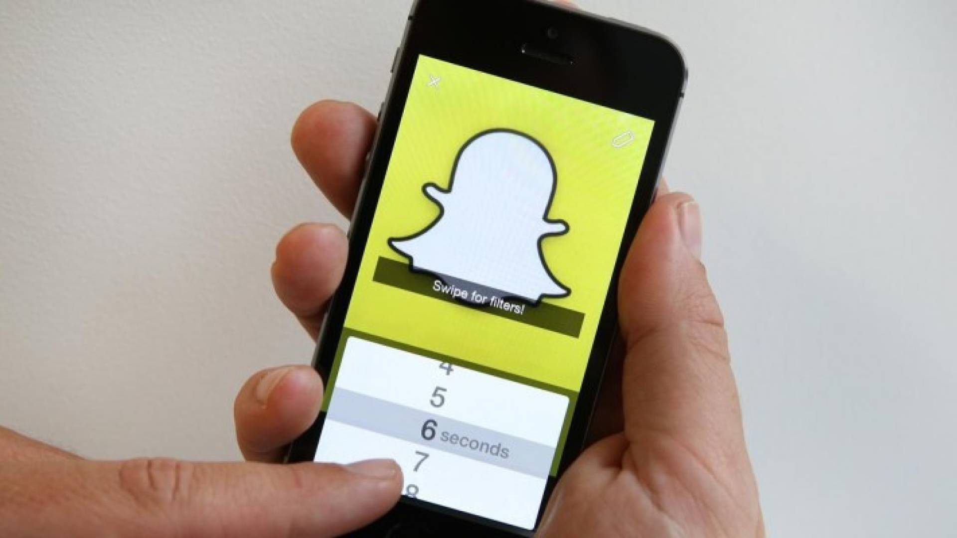 "سناب شات" تطلق تقنية الملصقات الجغرافية