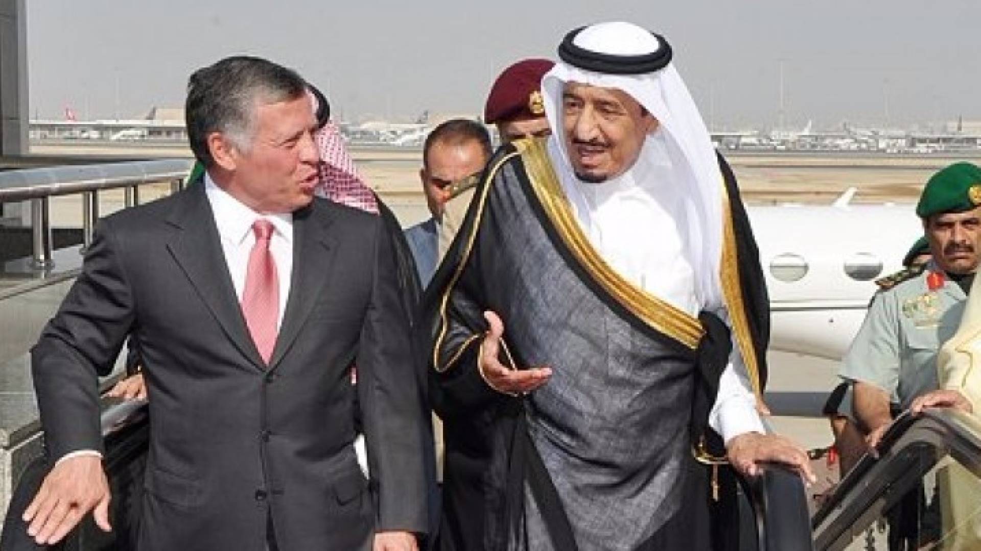 الملك يتوجه للمغرب للقاء العاهل السعودي