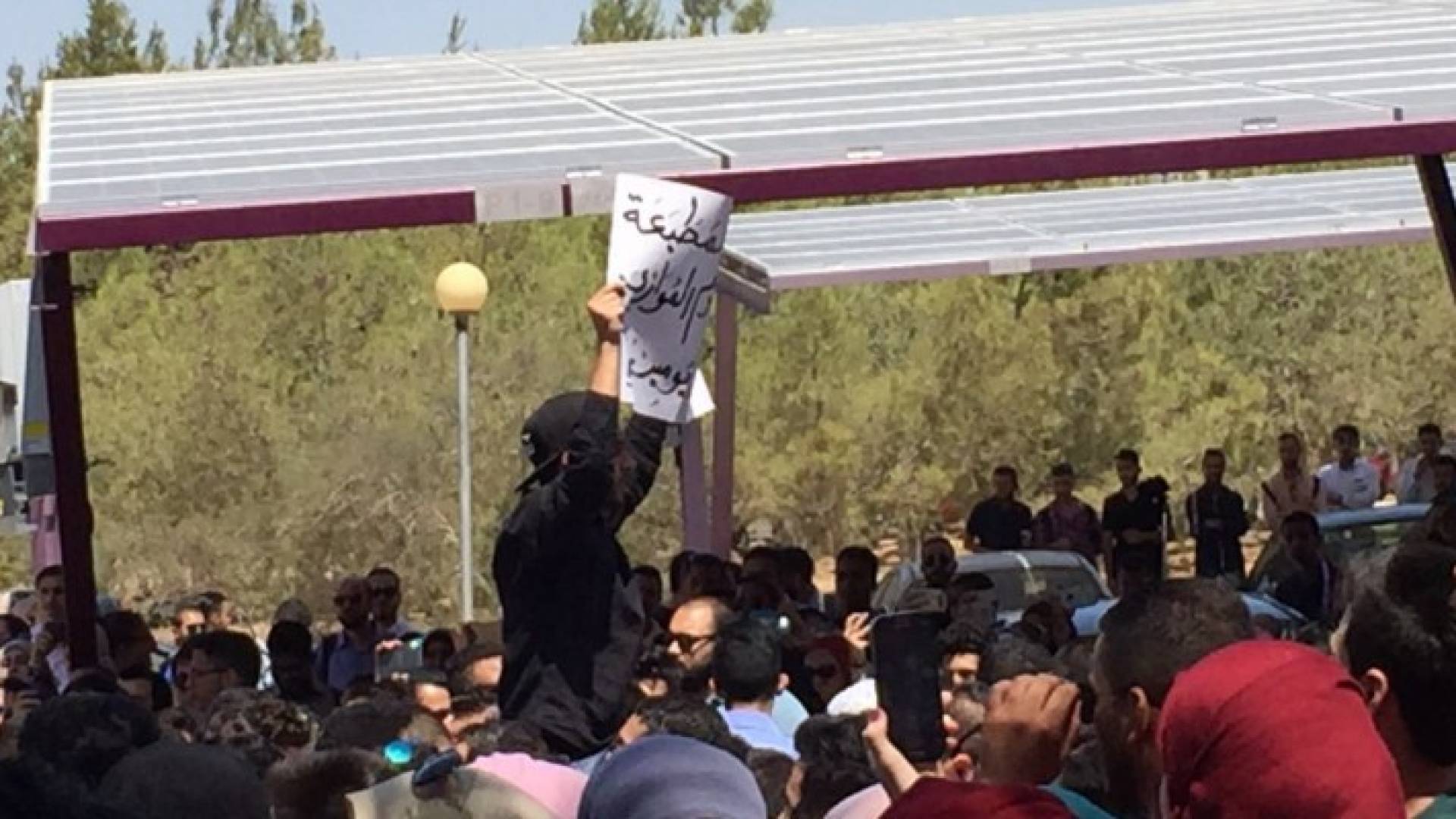 انهاء اعتصام طلبة الهاشمية الخاص بالرسوم