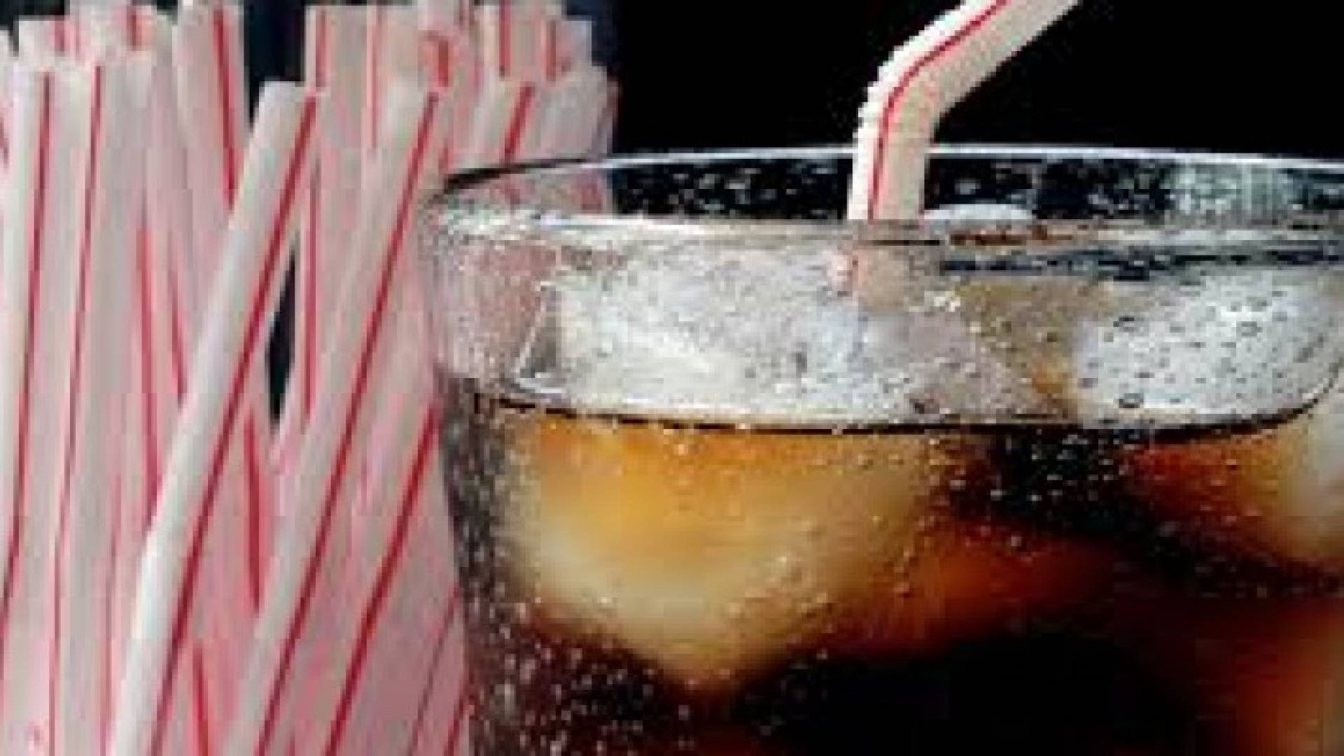 انفجار ماكينة مشروبات غازية بأحد المولات التجارية.. تفاصيل