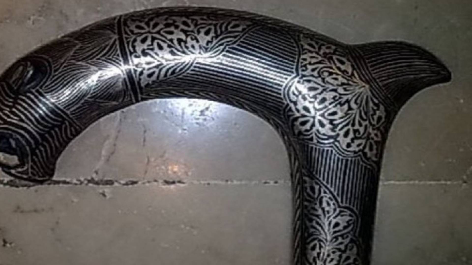 روسيا: عجوز تضرب ابنها بعكازها حتى الموت