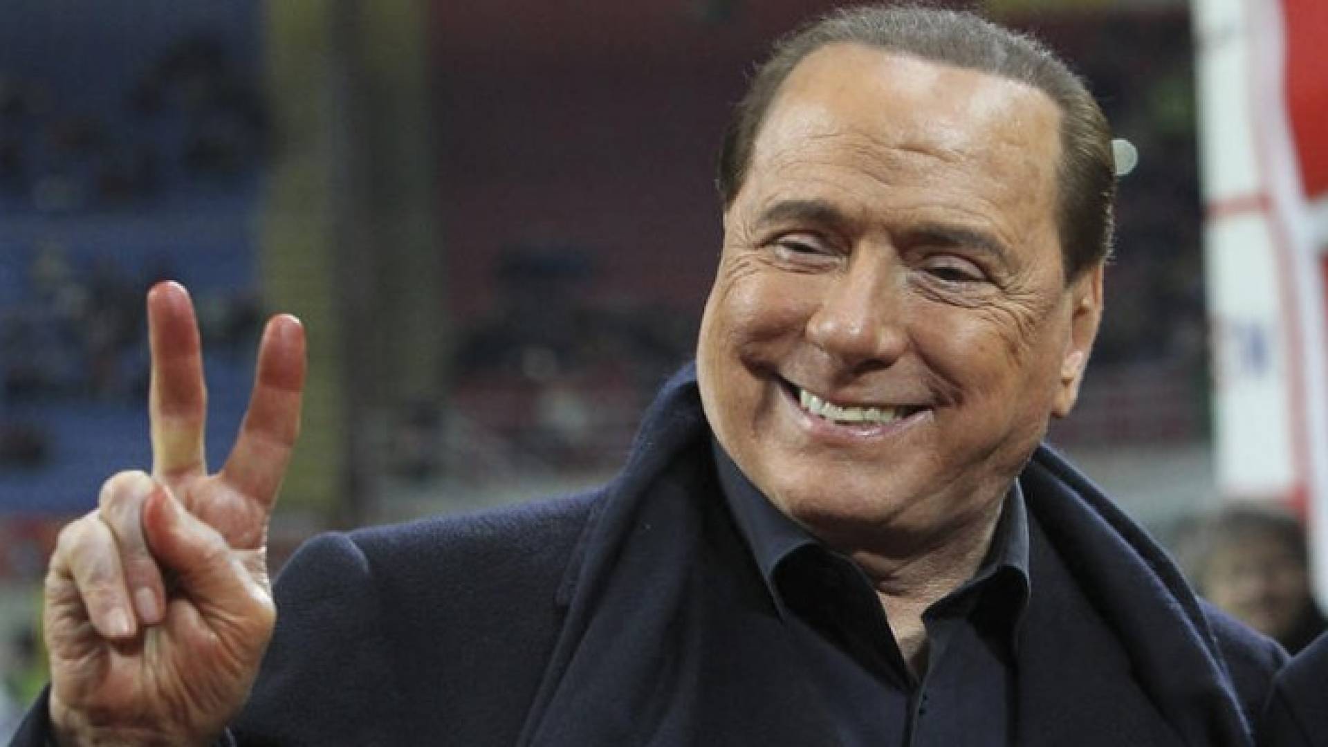 برلسكوني يوافق على بيع نادي ميلانو لصينيين