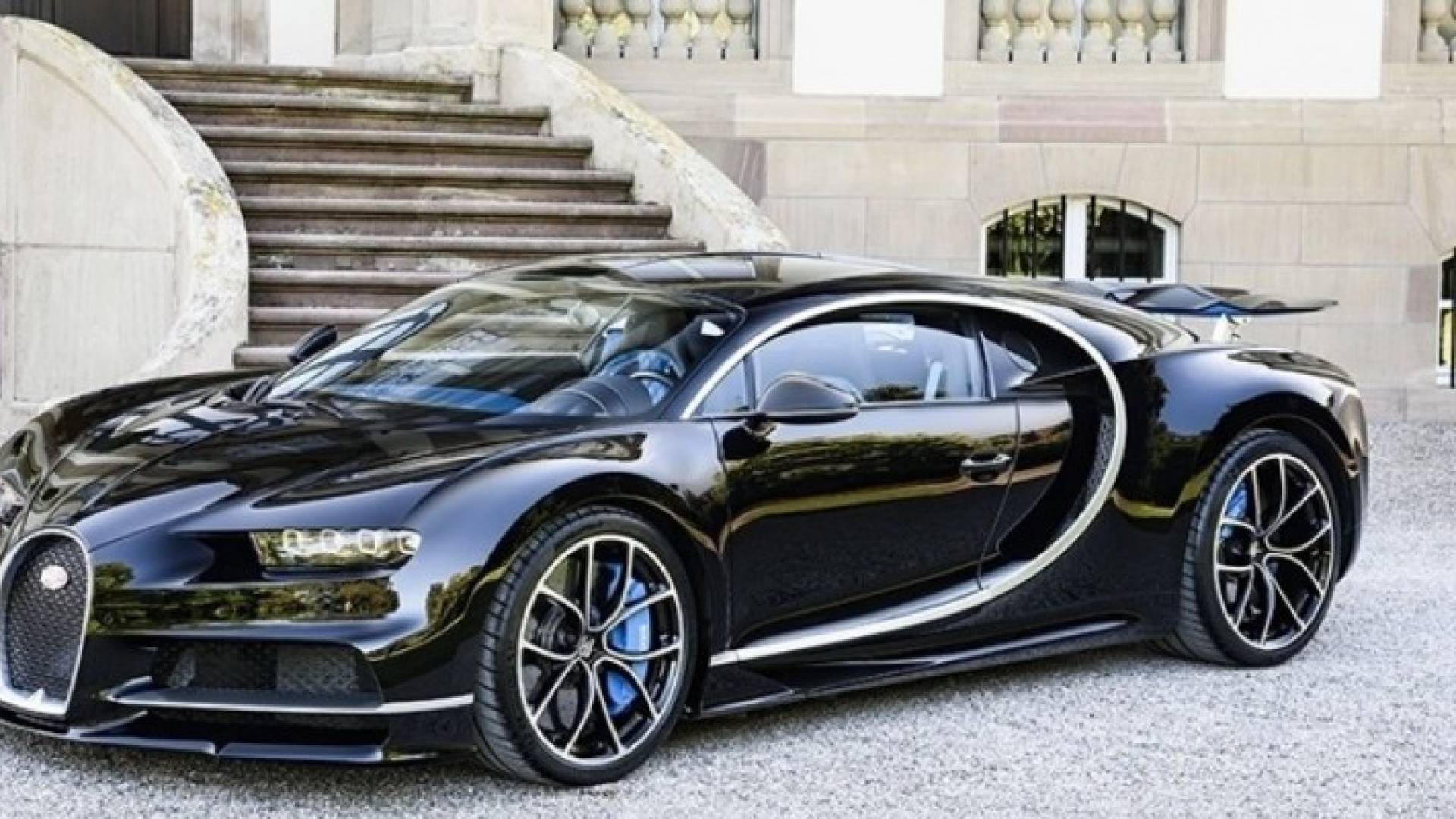 أمير سعودي أول مالك لسيارة بوجاتي شيرون في العالم