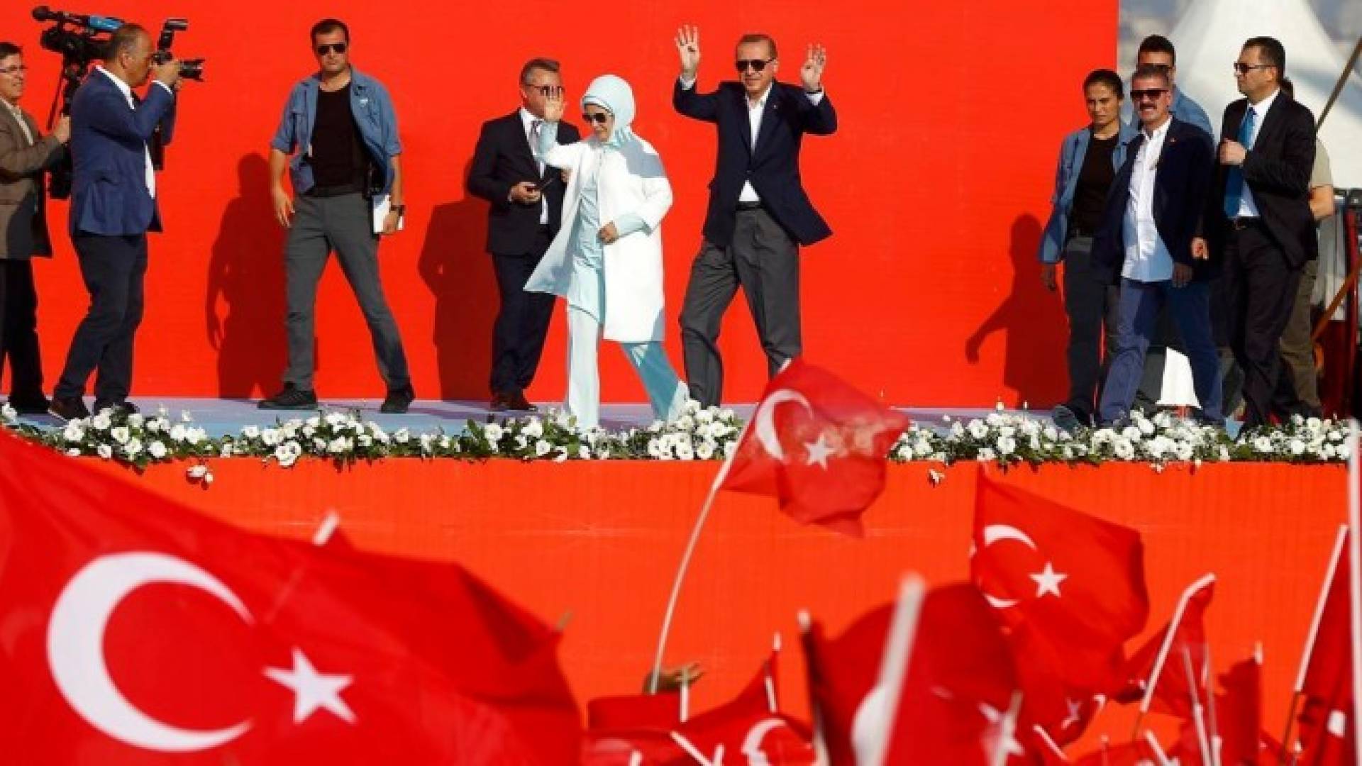 أردوغان ينتقد ألمانيا ويتعهد بالقضاء على جماعة غولن