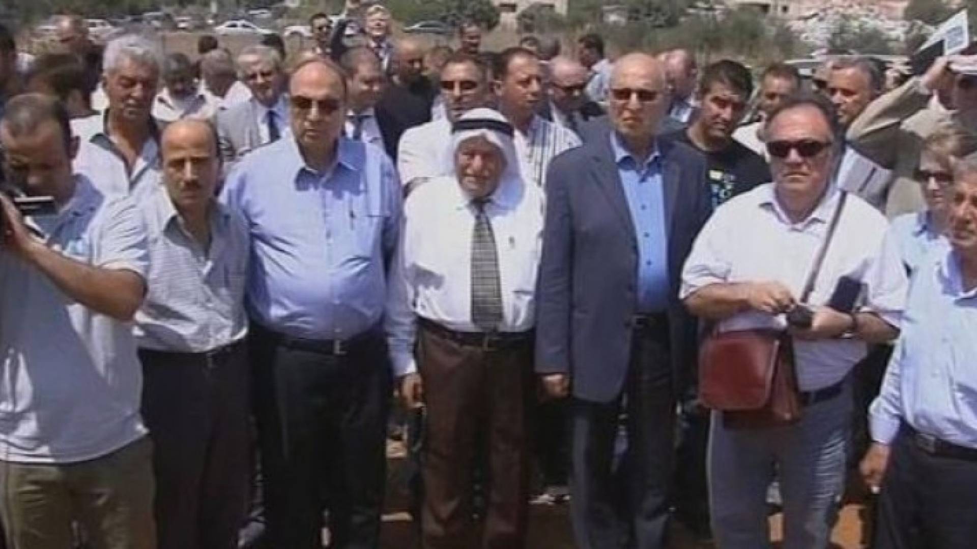 قناصل أوروبيون يتضامنون مع فلسطينيين بعد هدم منازلهم