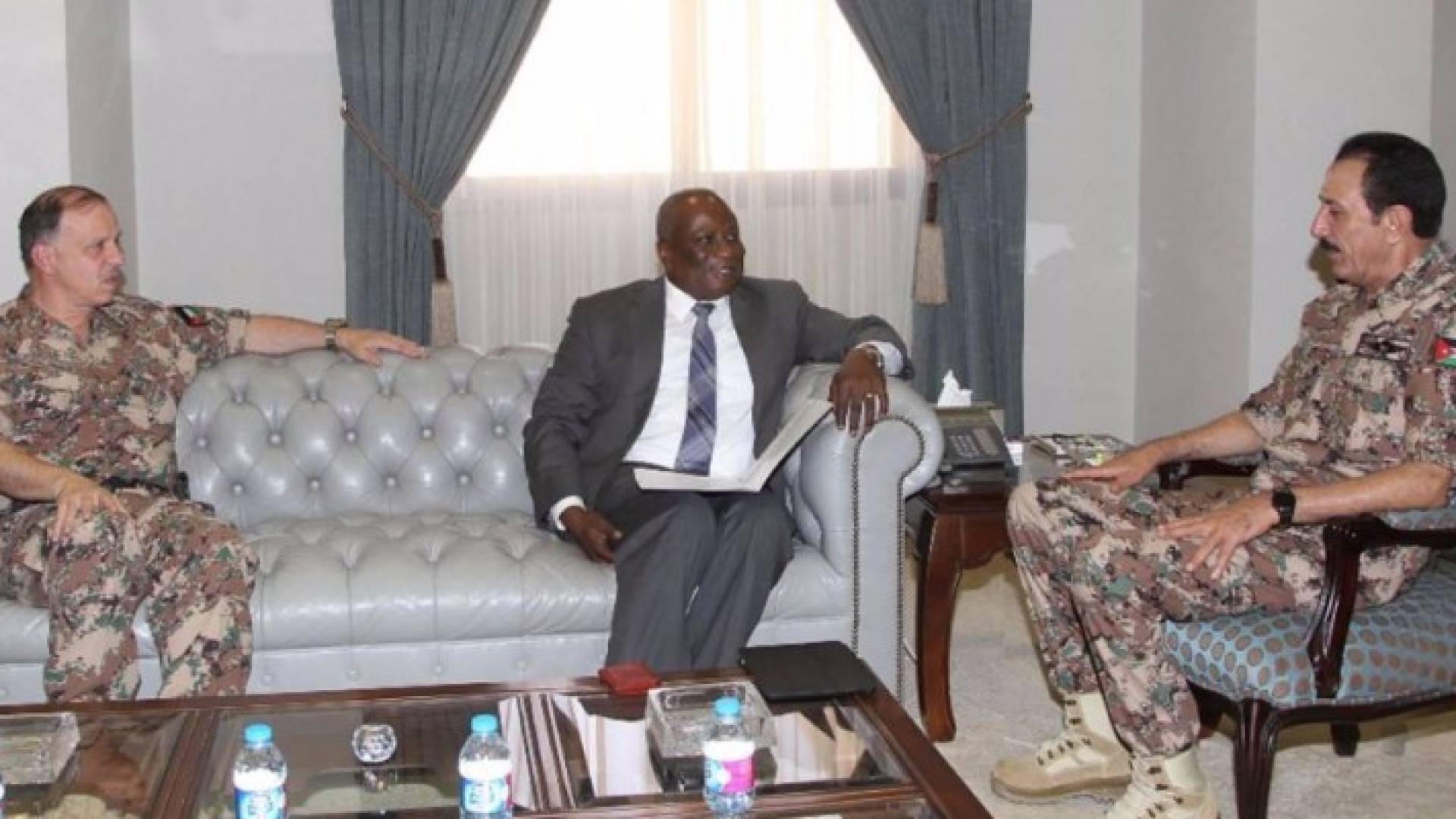 الزبن يستقبل عددا من الوفود