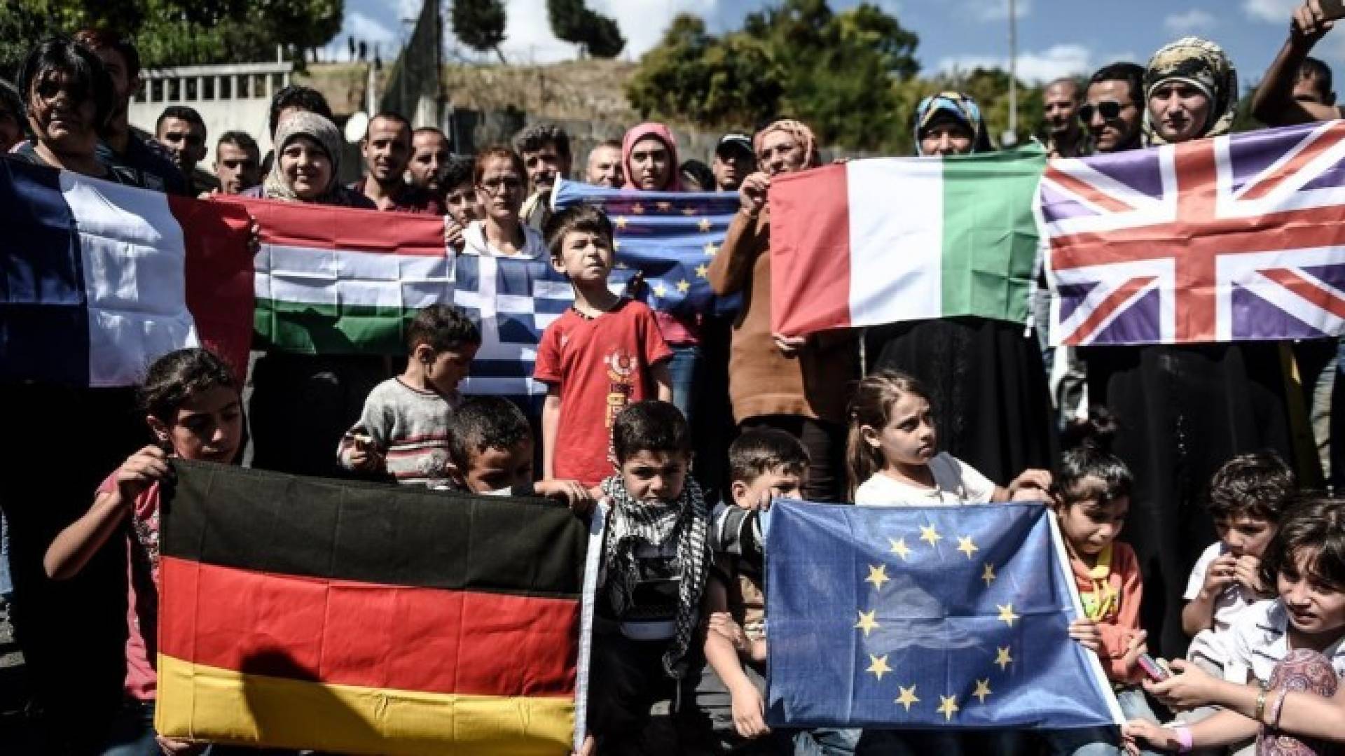 منظمة العفو تحذر من "تكدس اللاجئين" على الحدود