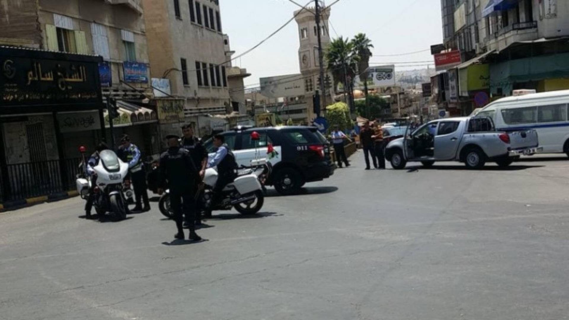 القبض على مطلوبين بمداهمات في إربد