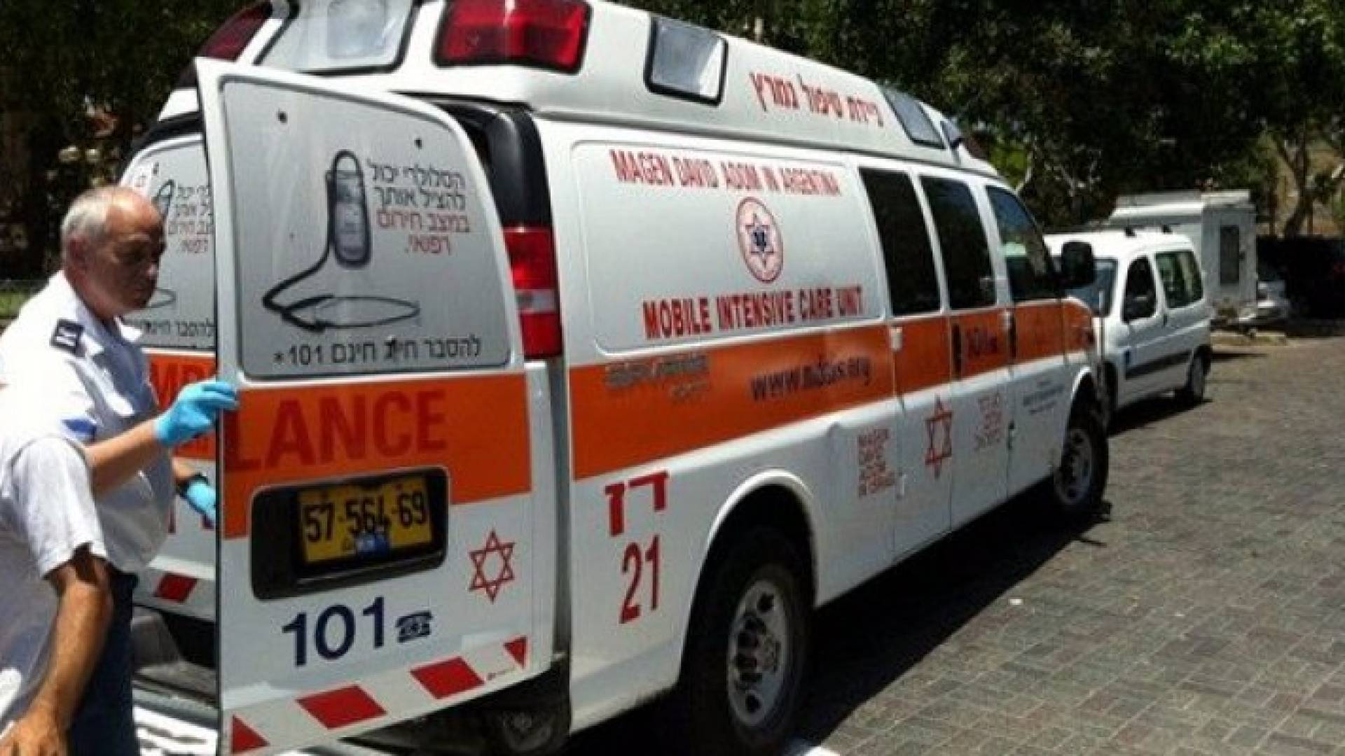 طعن مستوطن بالقدس المحتلة وفرار المنفذ