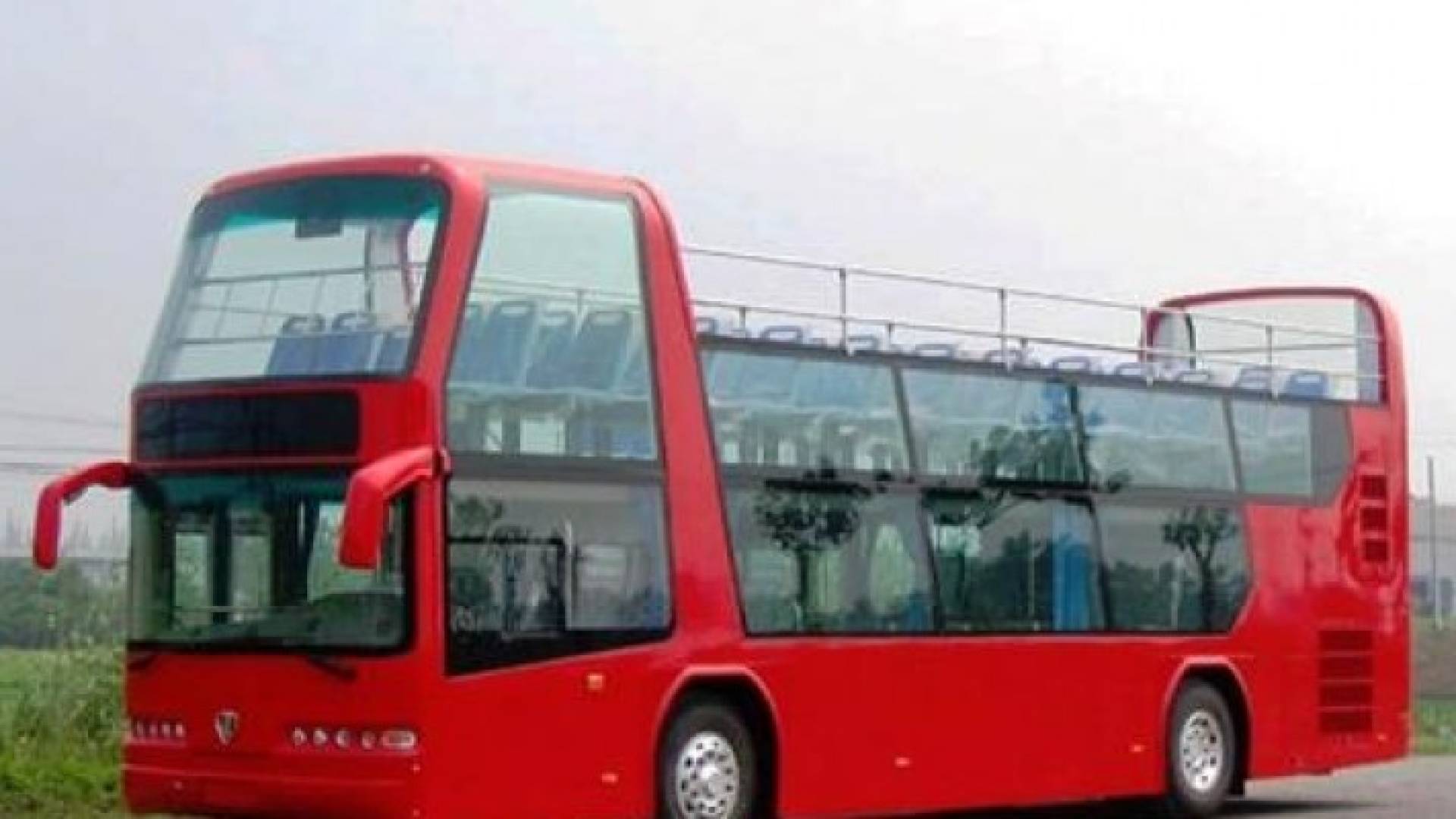 3 دنانير كلفة استخدام "الباص الطابقين المكشوف"