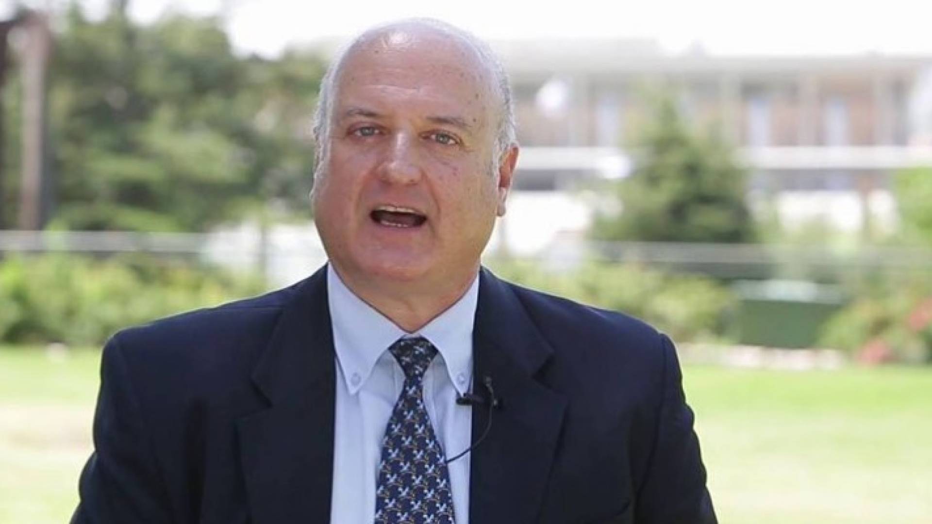 إصابة السفير الإسرائيلي في مطار القاهرة