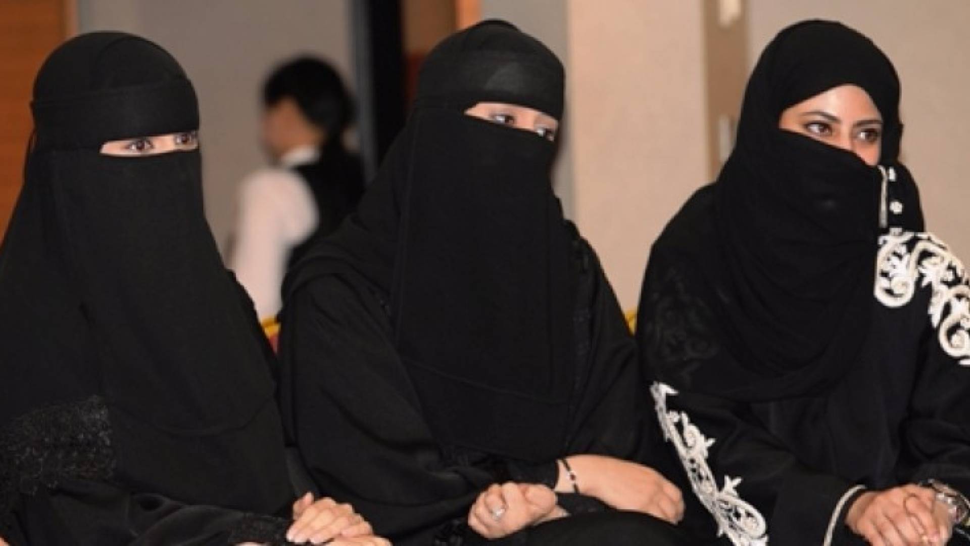 السعودية تستعيد سيدة وأبنائها قبل وصولهم سوريا