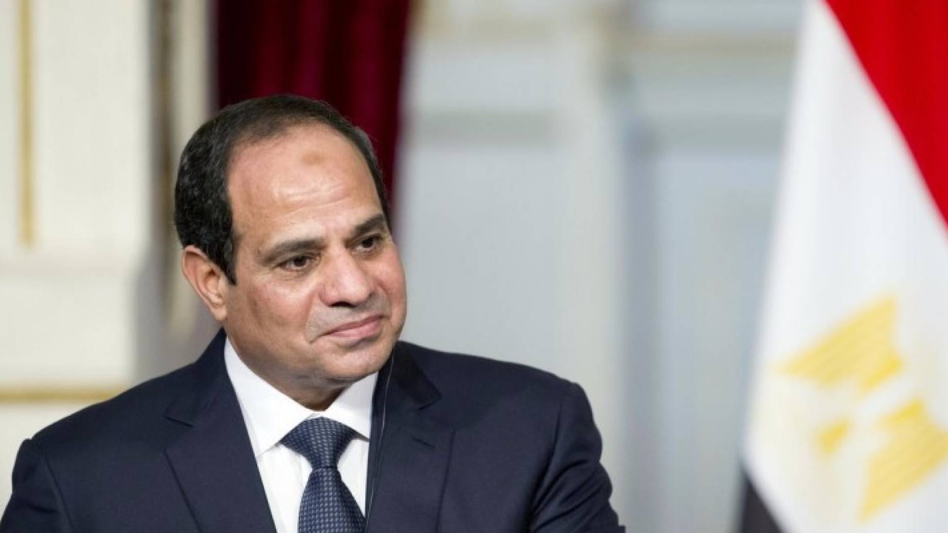 السيسي: لن أتردد في اتخاذ إجراءات اقتصادية صعبة