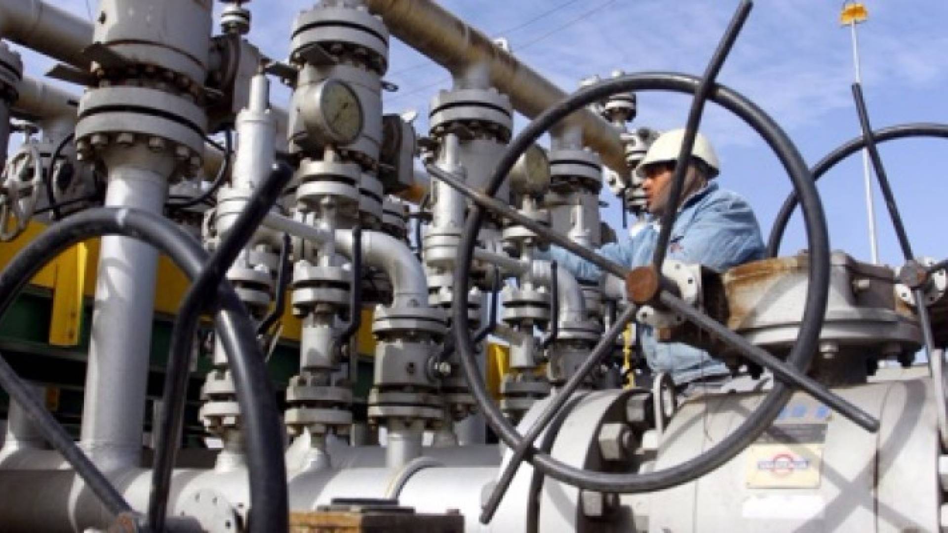 السعودية : تراجع أسعار النفط لن يستمر طويلا