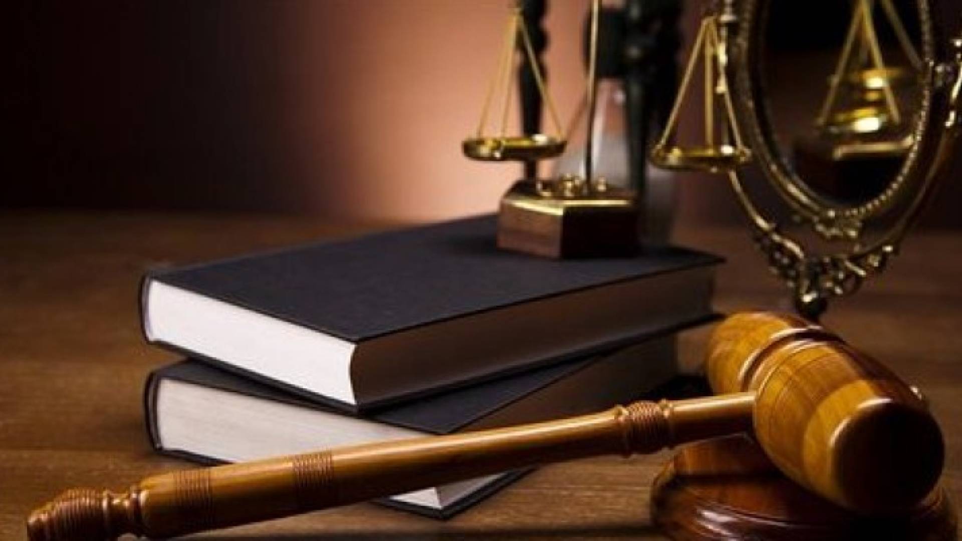 نقابة المحامين لـ الطلبة : لا تتوسعوا في دراسة الحقوق