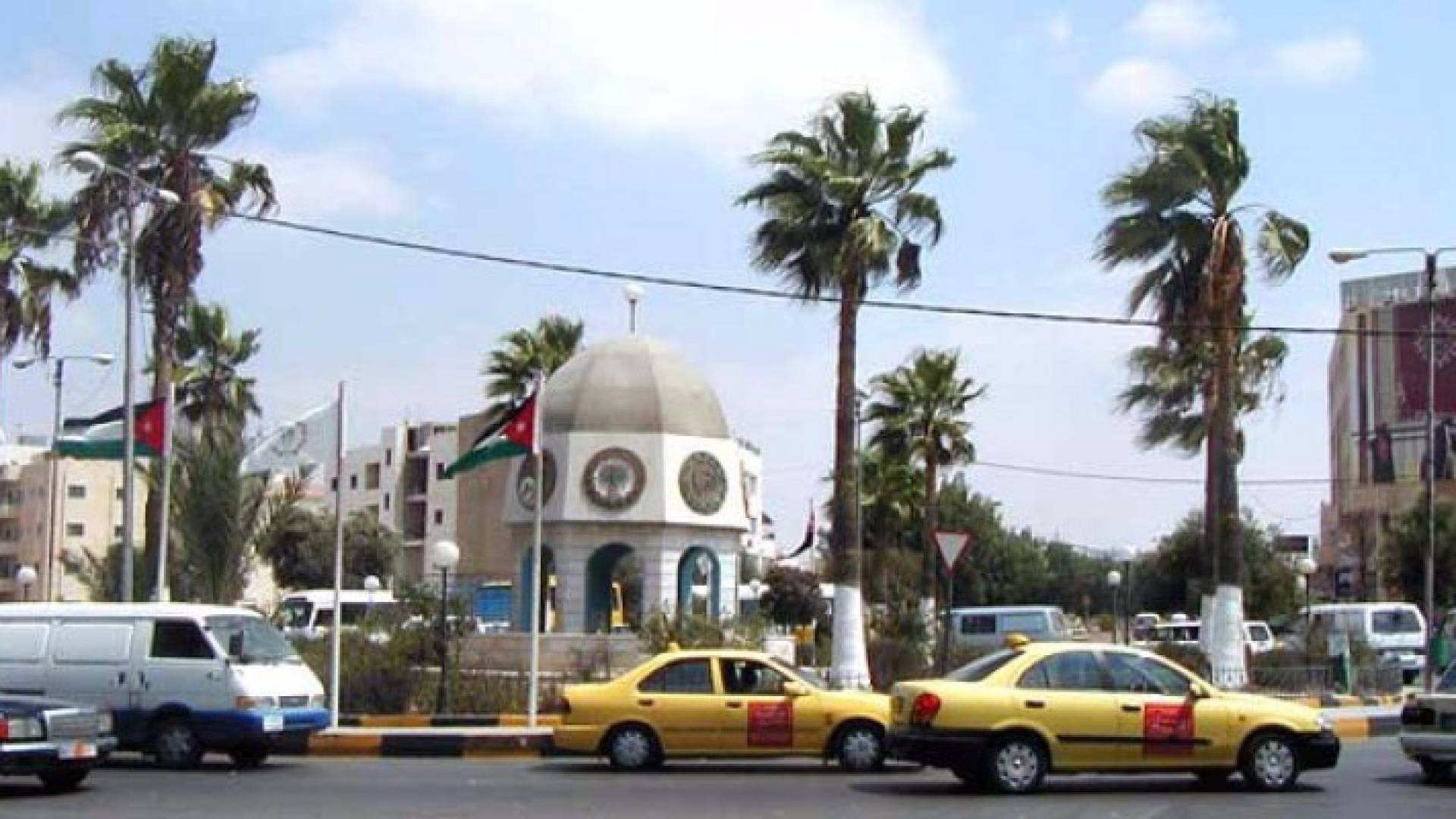 شاحنة تقطع المياه عن إربد