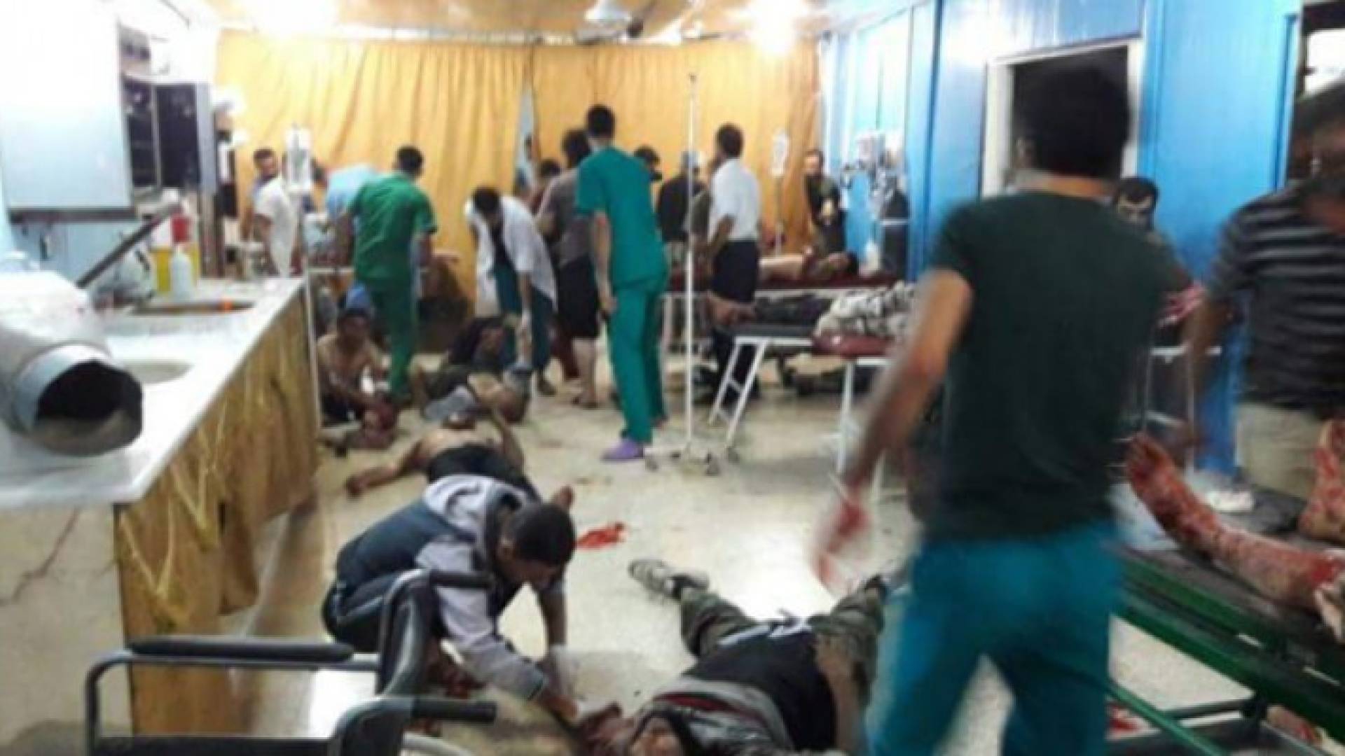 مقتل 35 من المعارضة السورية بتفجير انتحاري في معبر أطمة