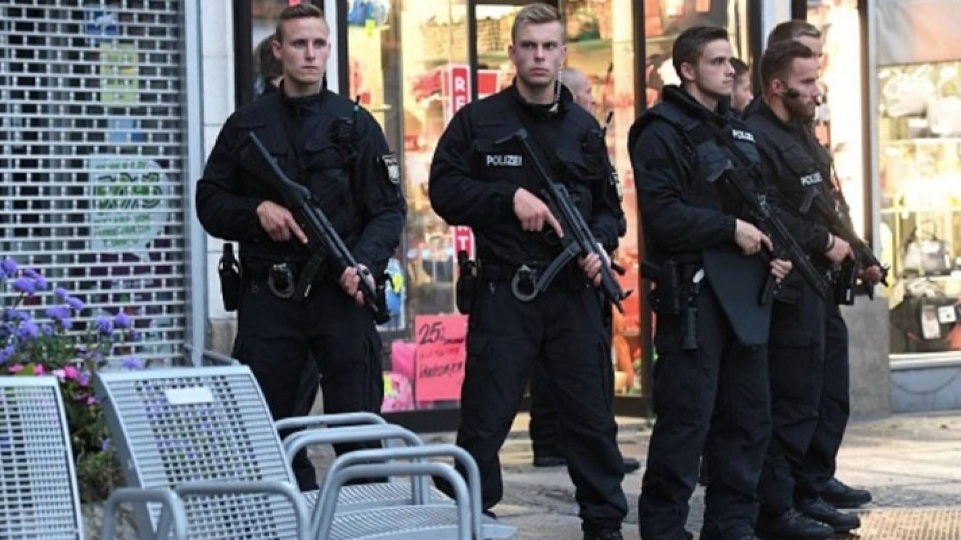 إصابة شخص بهجوم "بالسكين والرصاص" في كولونيا