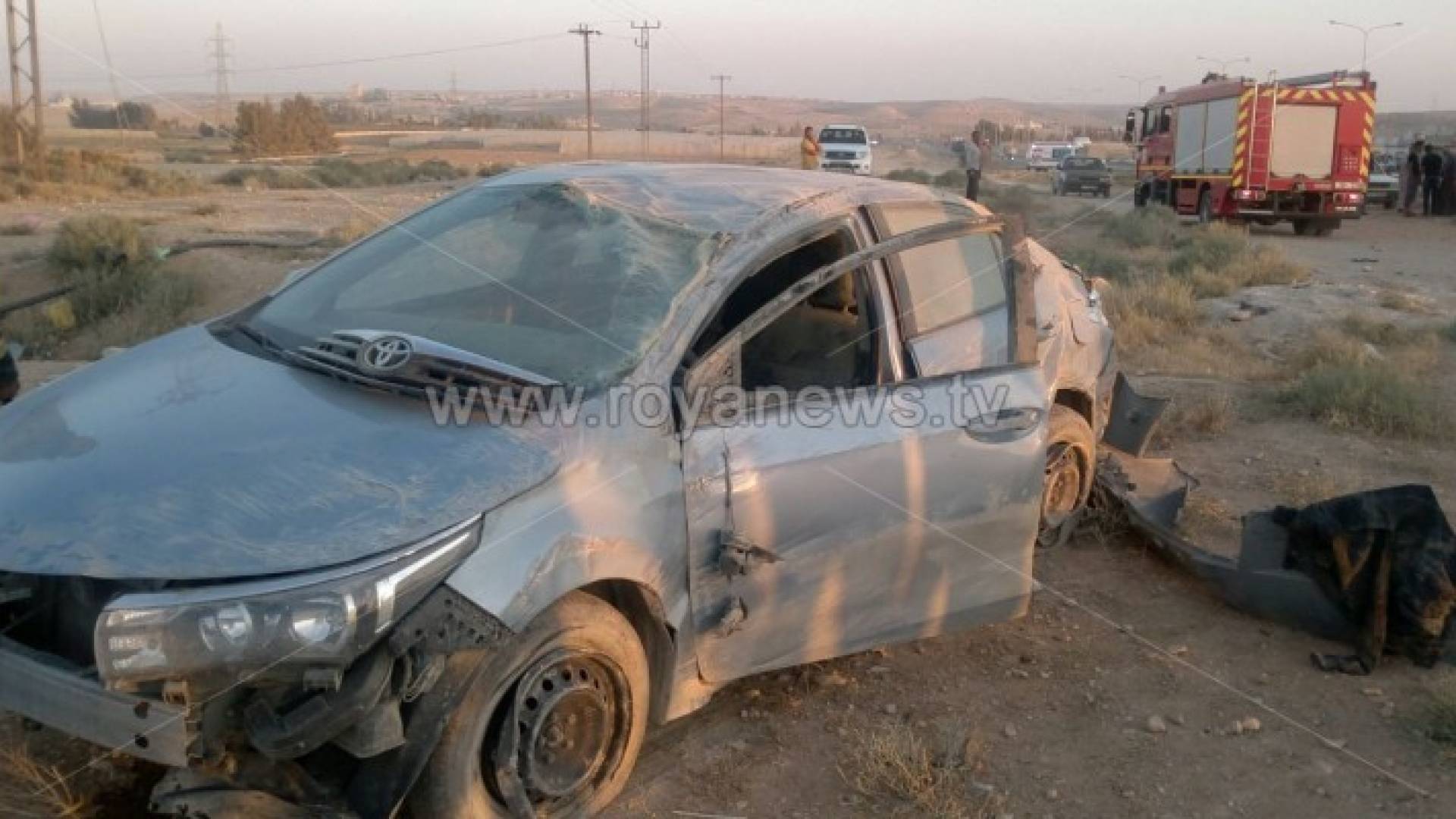 اصابتان بحادث تدهور على الطريق الصحراوي.. صور