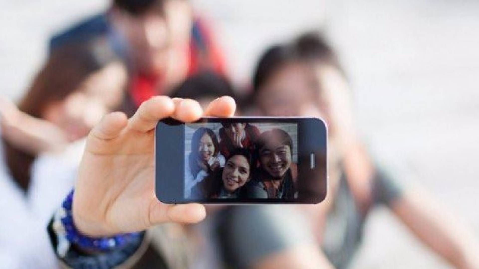 "السيلفي" التي قتلت فتاة ووالديها