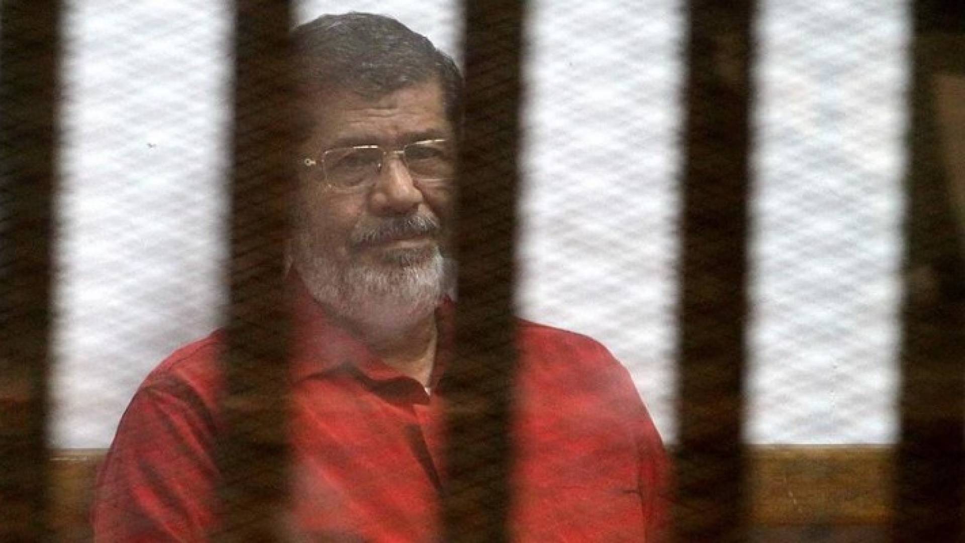 النيابة المصرية تطعن على براءة "مرسي" وآخرين في "التخابر مع قطر"