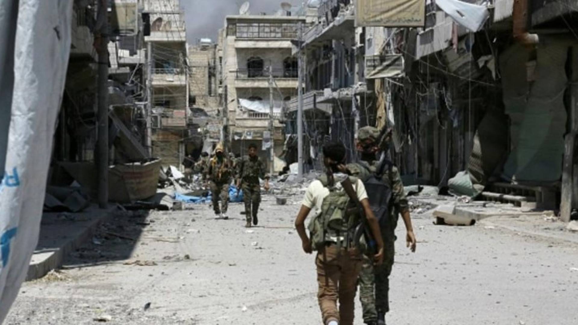 مسؤول أميركي: السماح لقافلة لداعش بمغادرة منبج