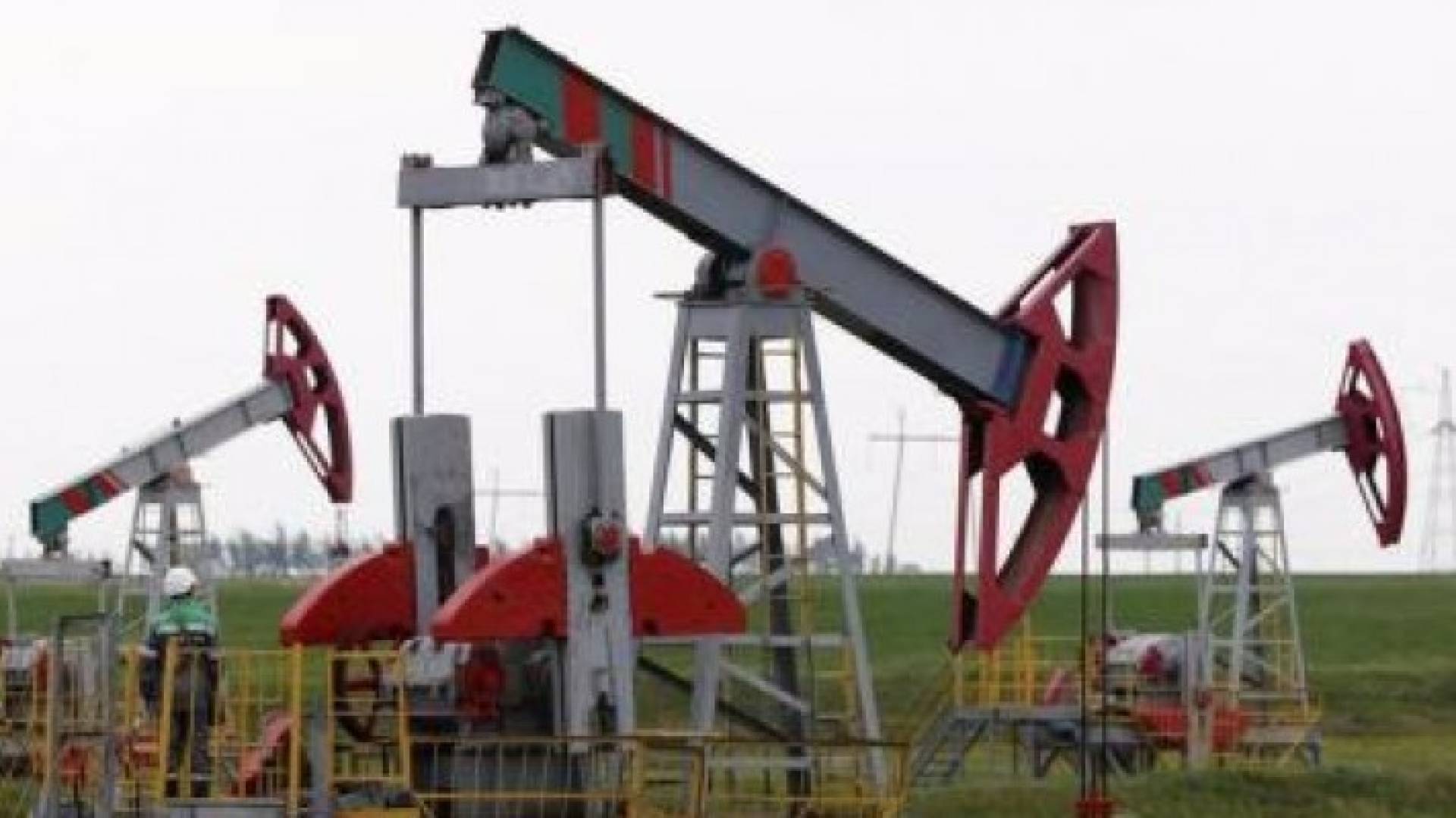 النفط يهبط في التعاملات الآسيوية بفعل شكوك