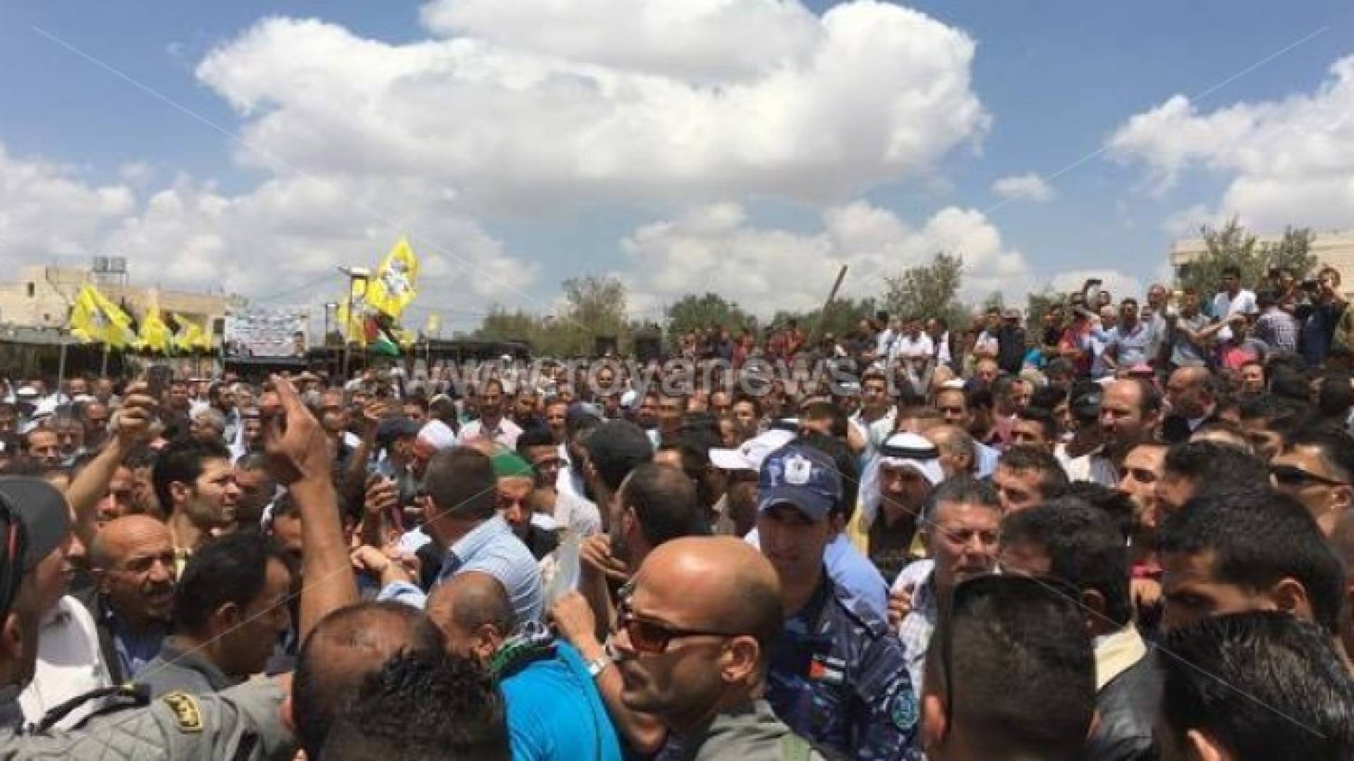 الضفة تشيع الشهيدين الشوامرة وأبو هشهش